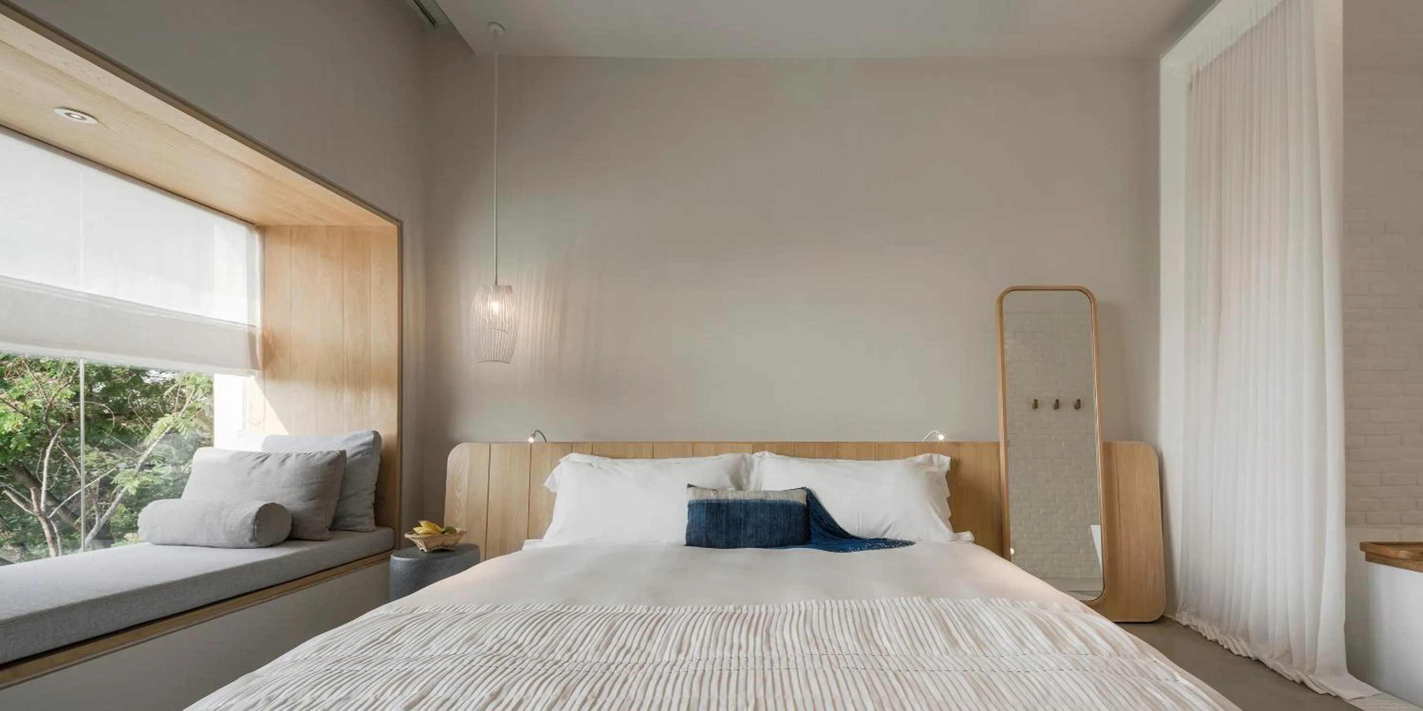 Bed in Sala Bang Pa-In