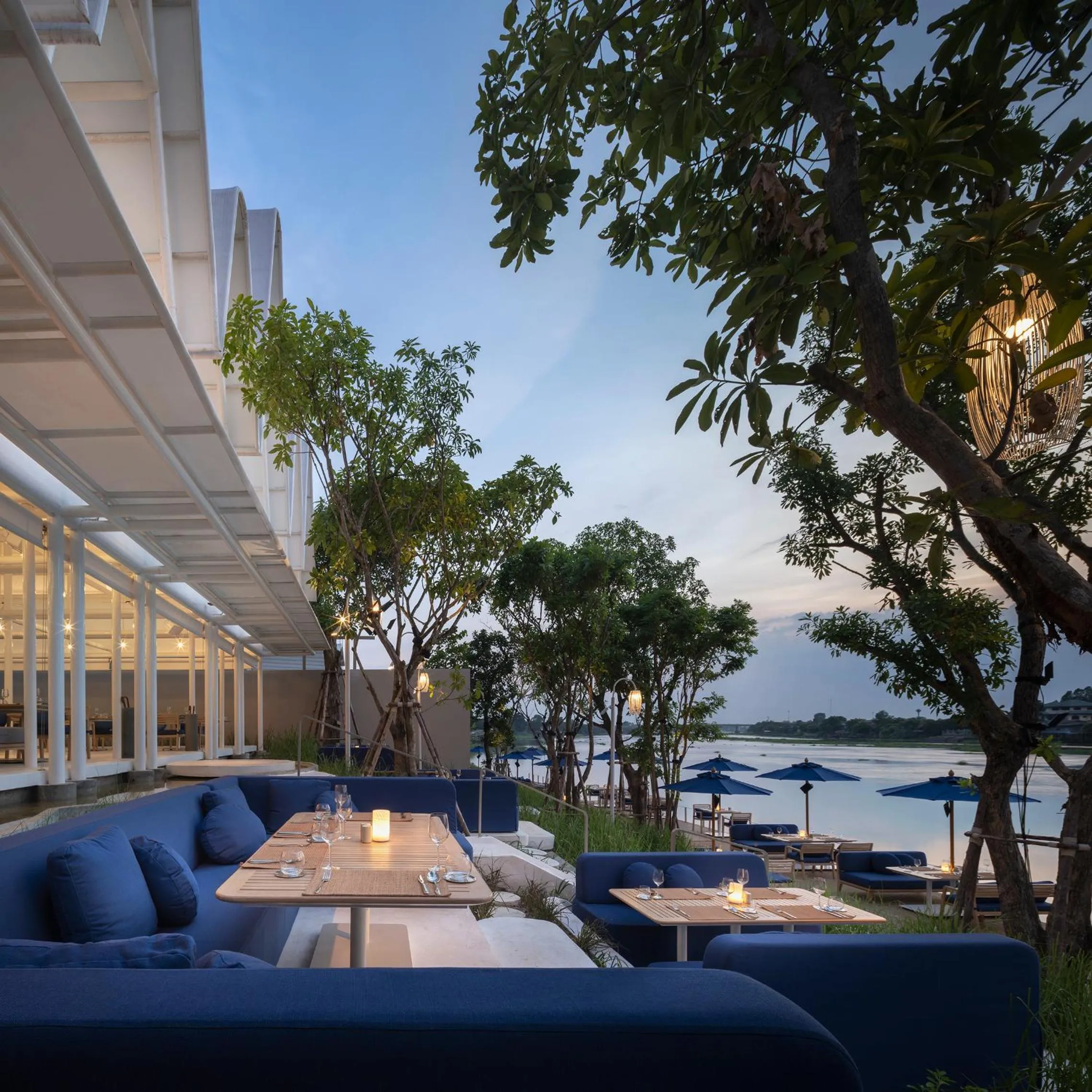 Restaurant/places to eat in Sala Bang Pa-In