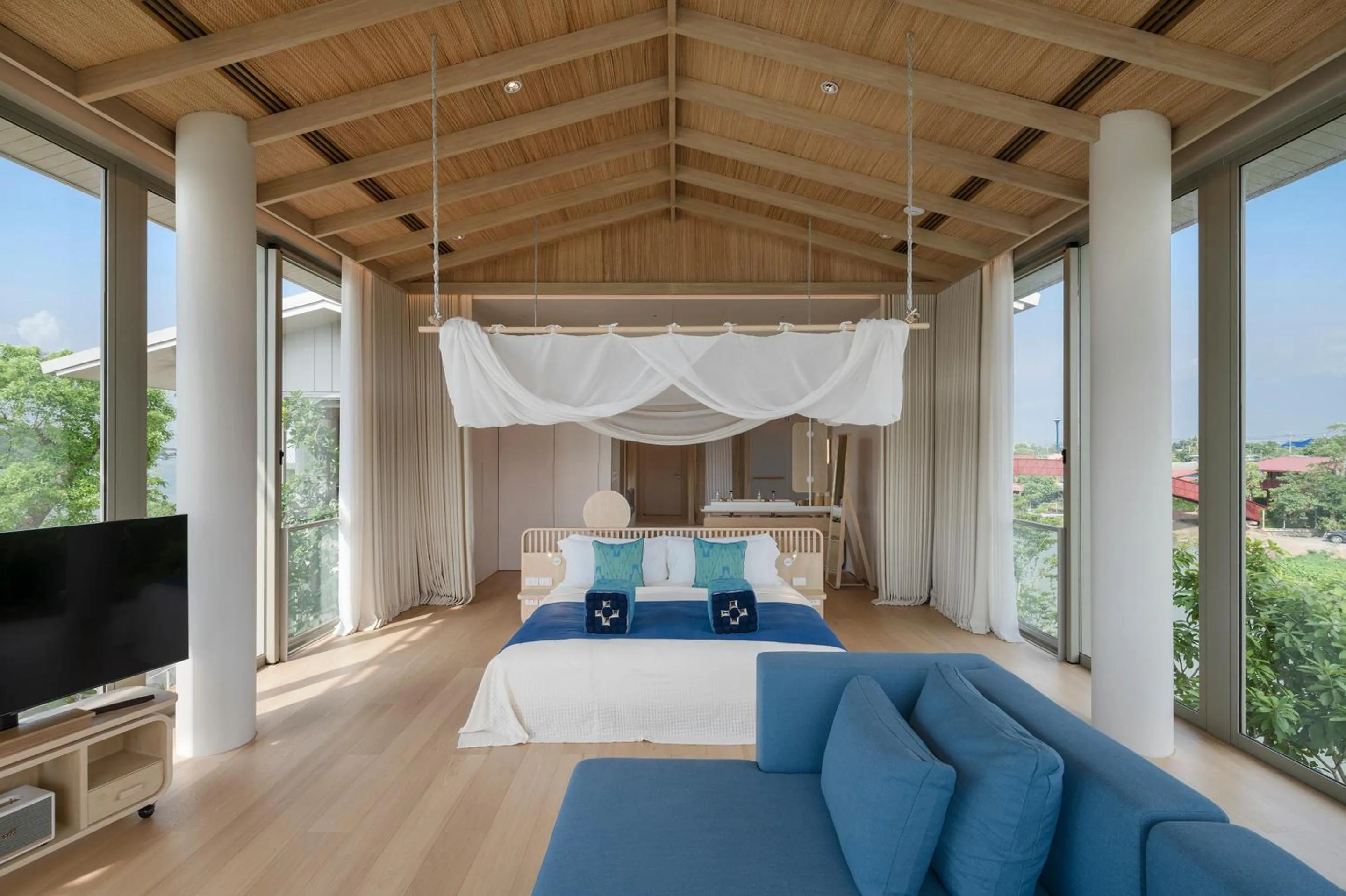 Bed in Sala Bang Pa-In