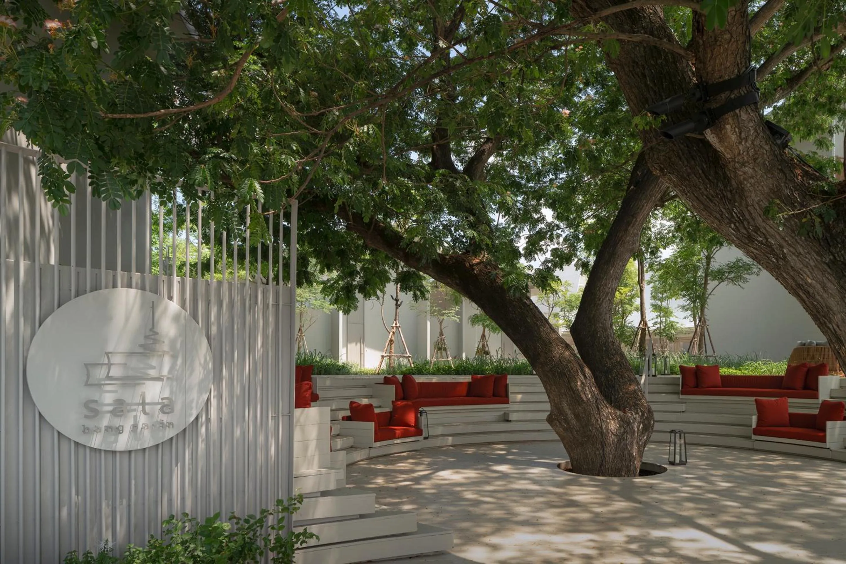 Garden in Sala Bang Pa-In