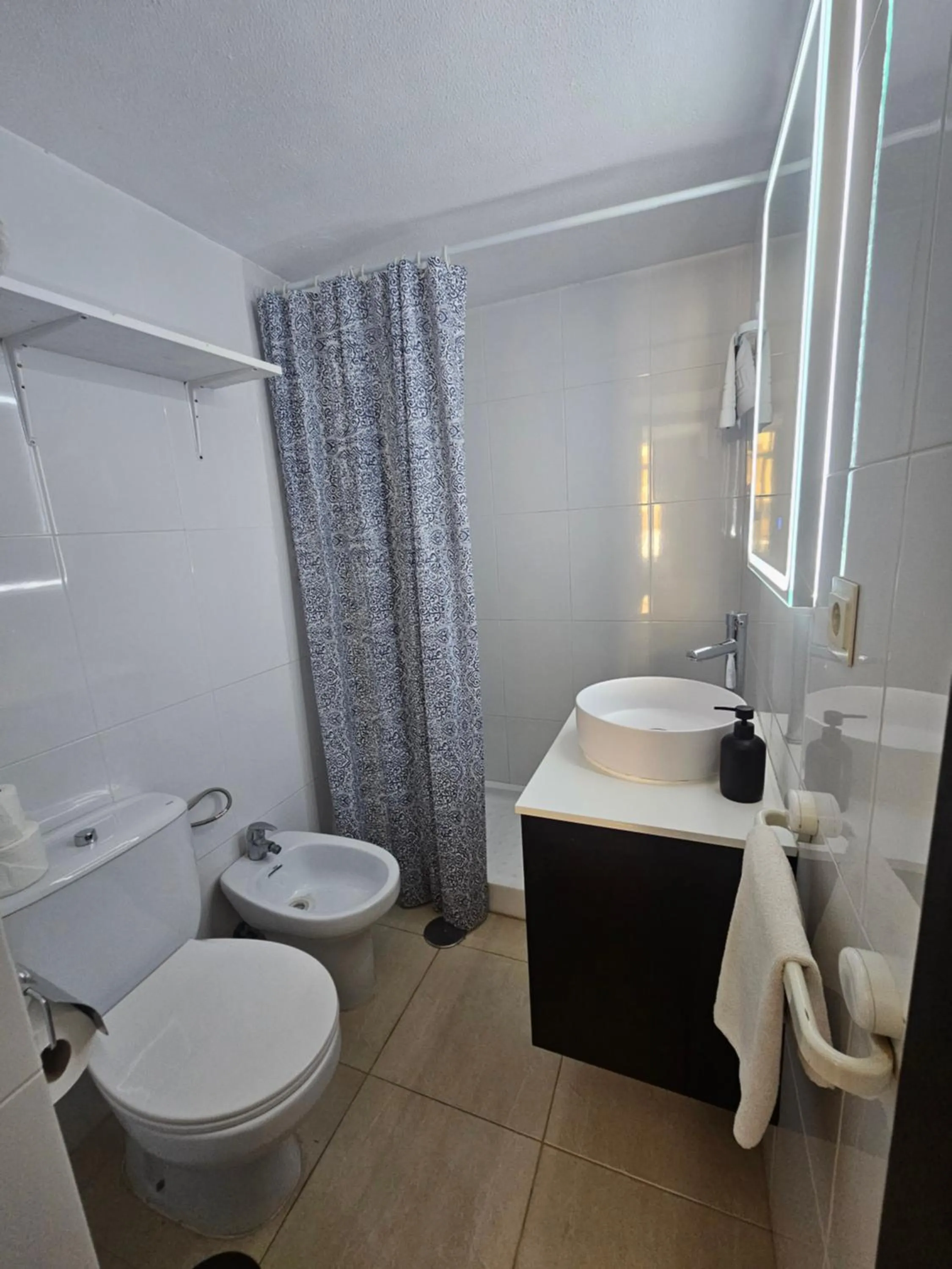Bathroom in Apartamentos Fayna