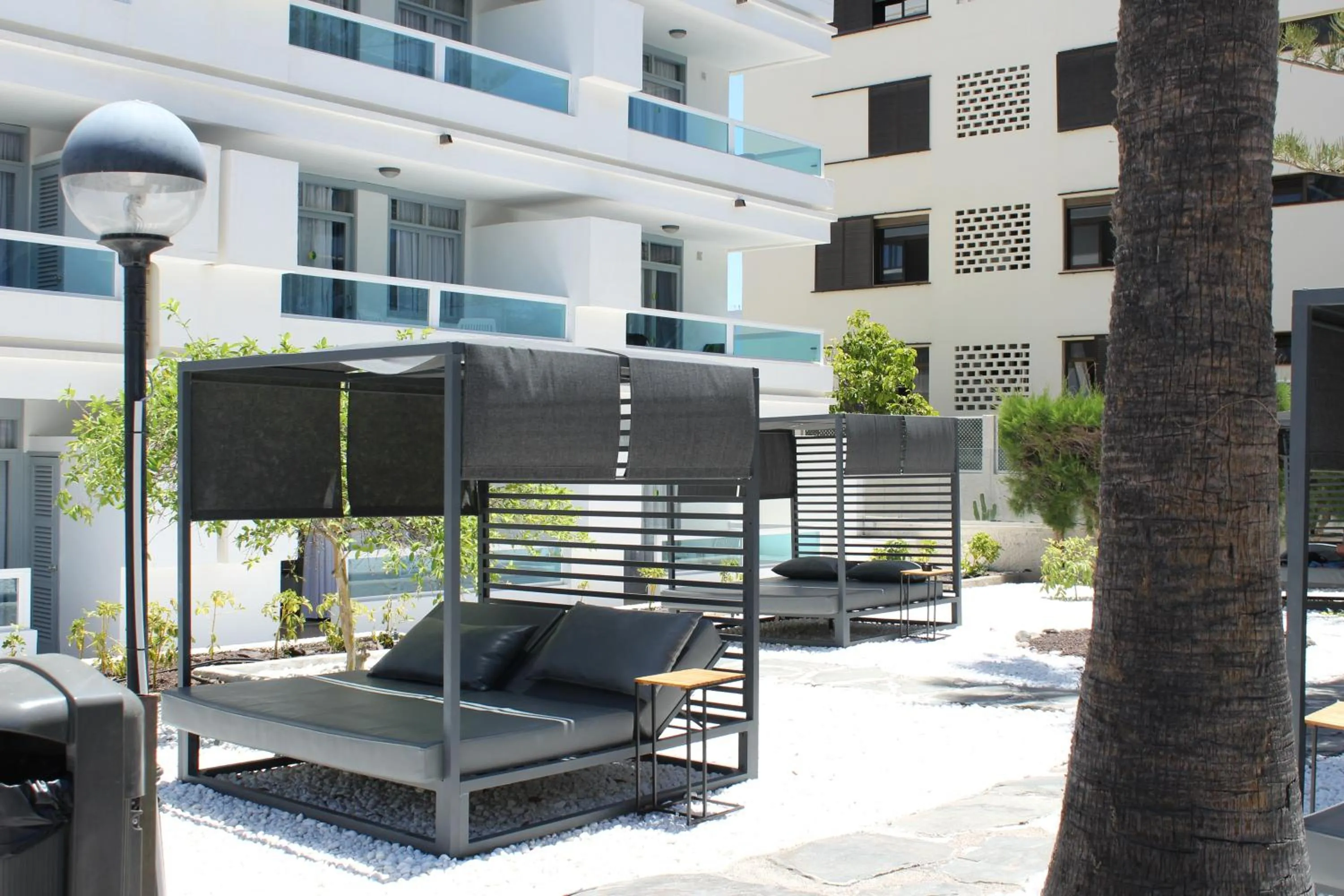 sunbed in Apartamentos Fayna