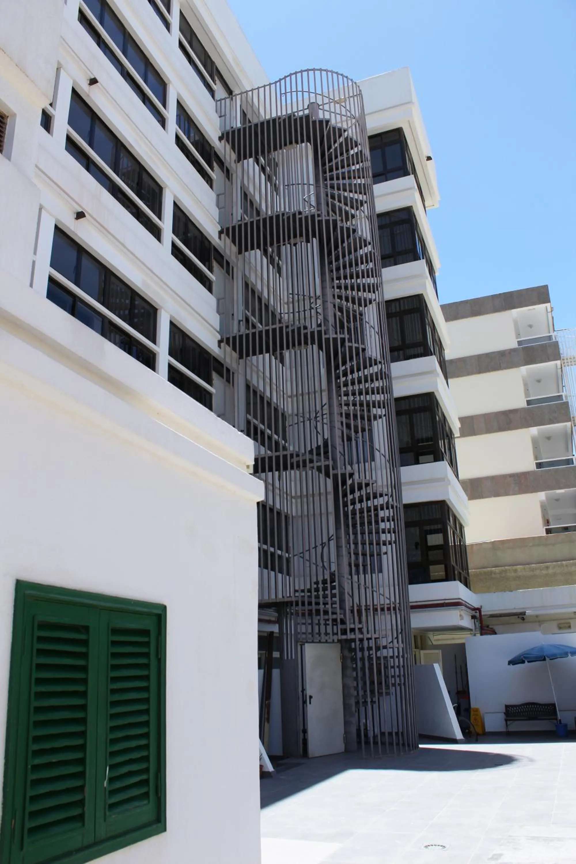 Inner courtyard view in Apartamentos Fayna