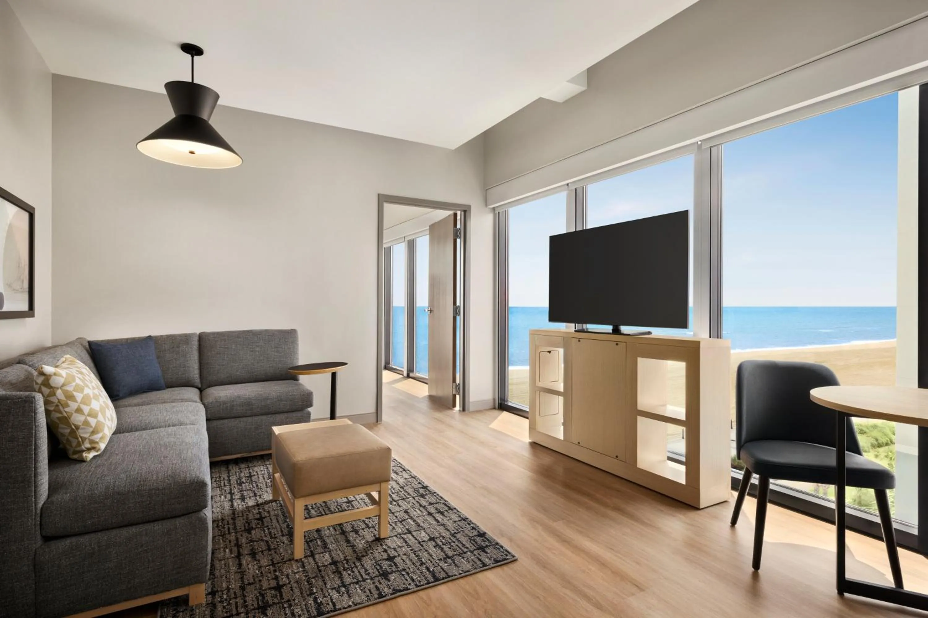 TV and multimedia in Hyatt Place Virginia Beach Oceanfront