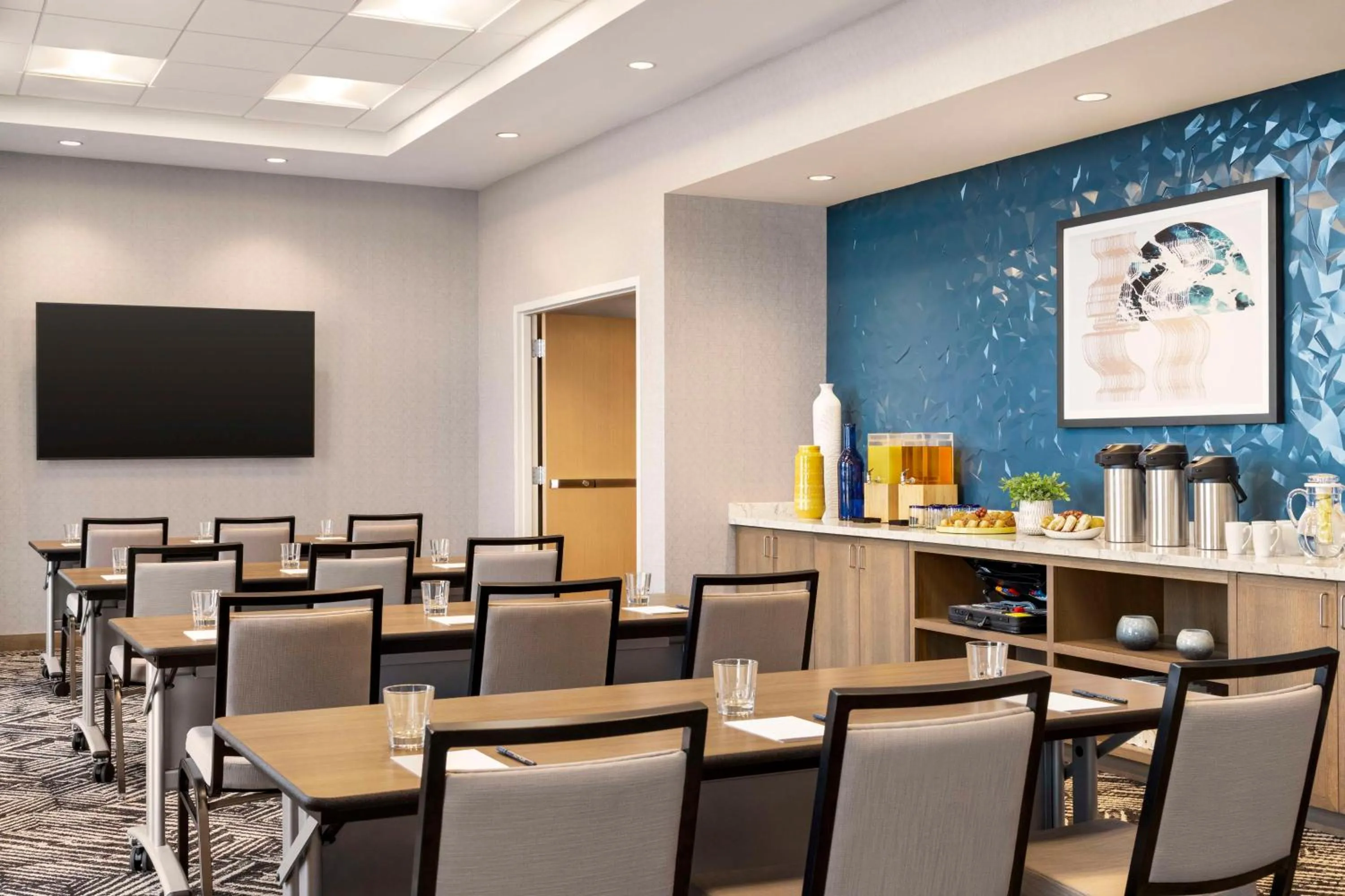 Meeting/conference room in Hyatt Place Virginia Beach Oceanfront