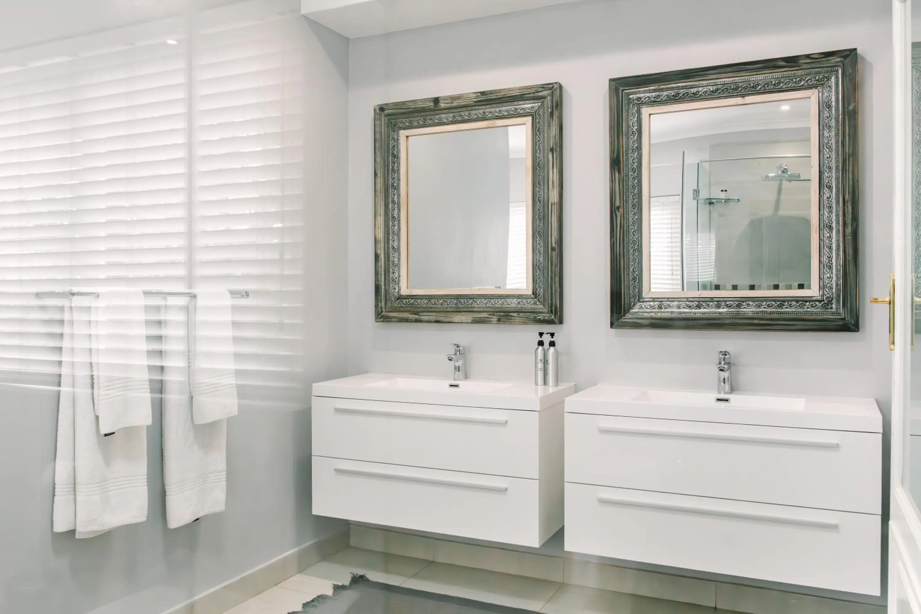 Bathroom in The Salene Hotel & Apartments