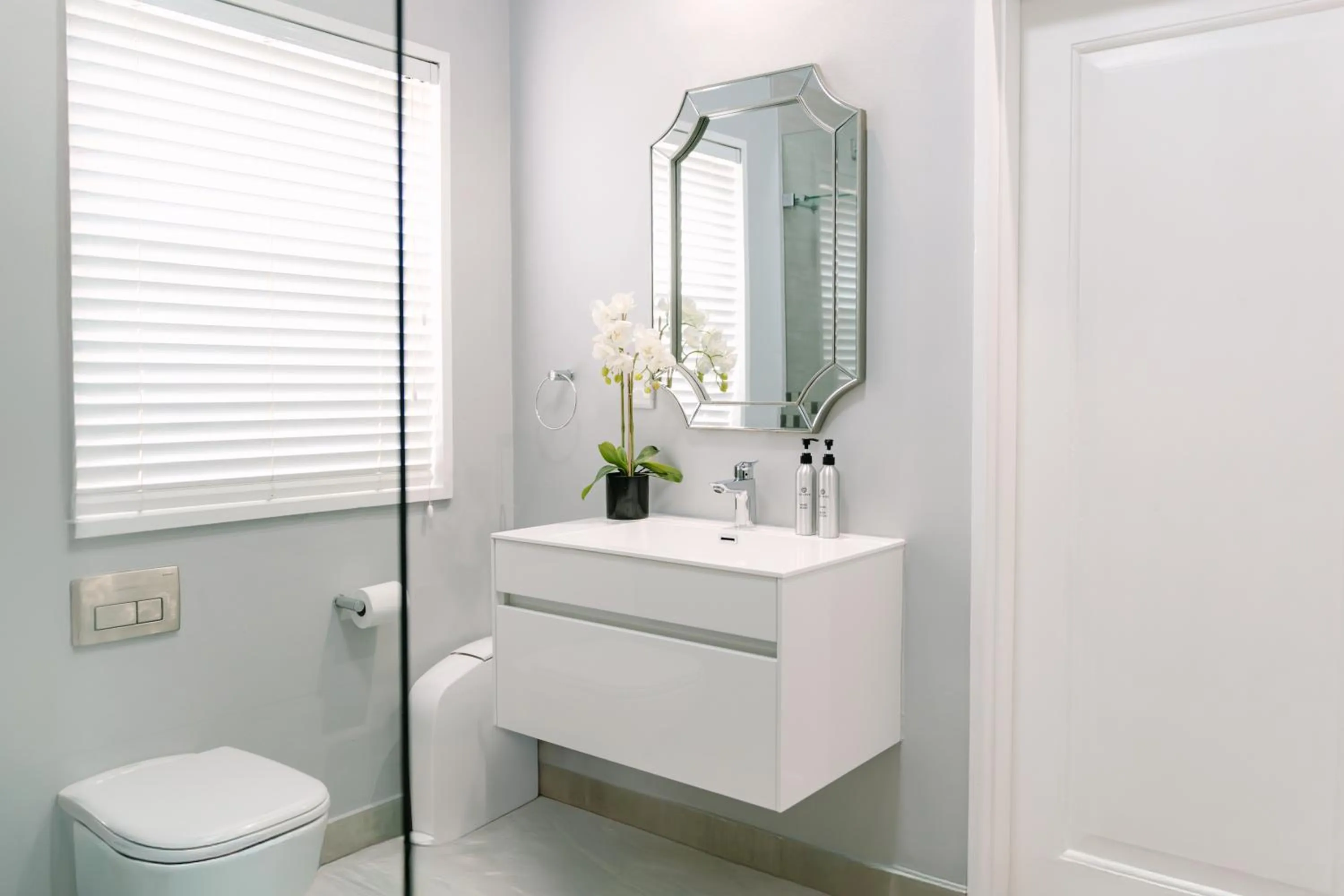 Bathroom in The Salene Hotel & Apartments