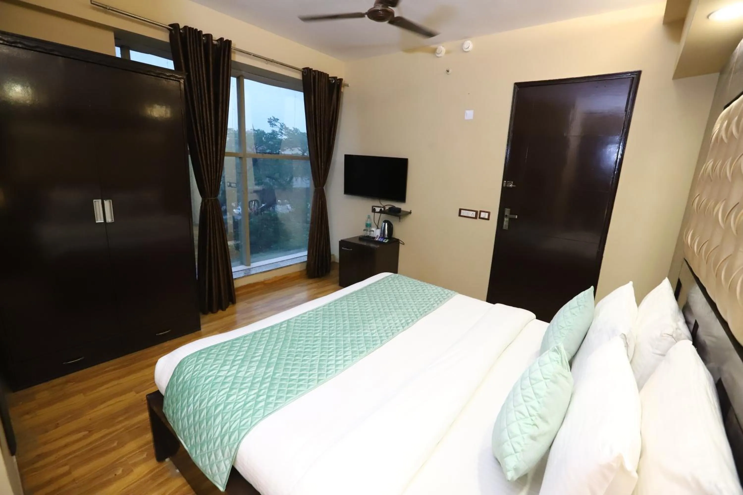 Bed in Hotel Palm Grand Naraina New Delhi - Couple Friendly Local IDs Accepted