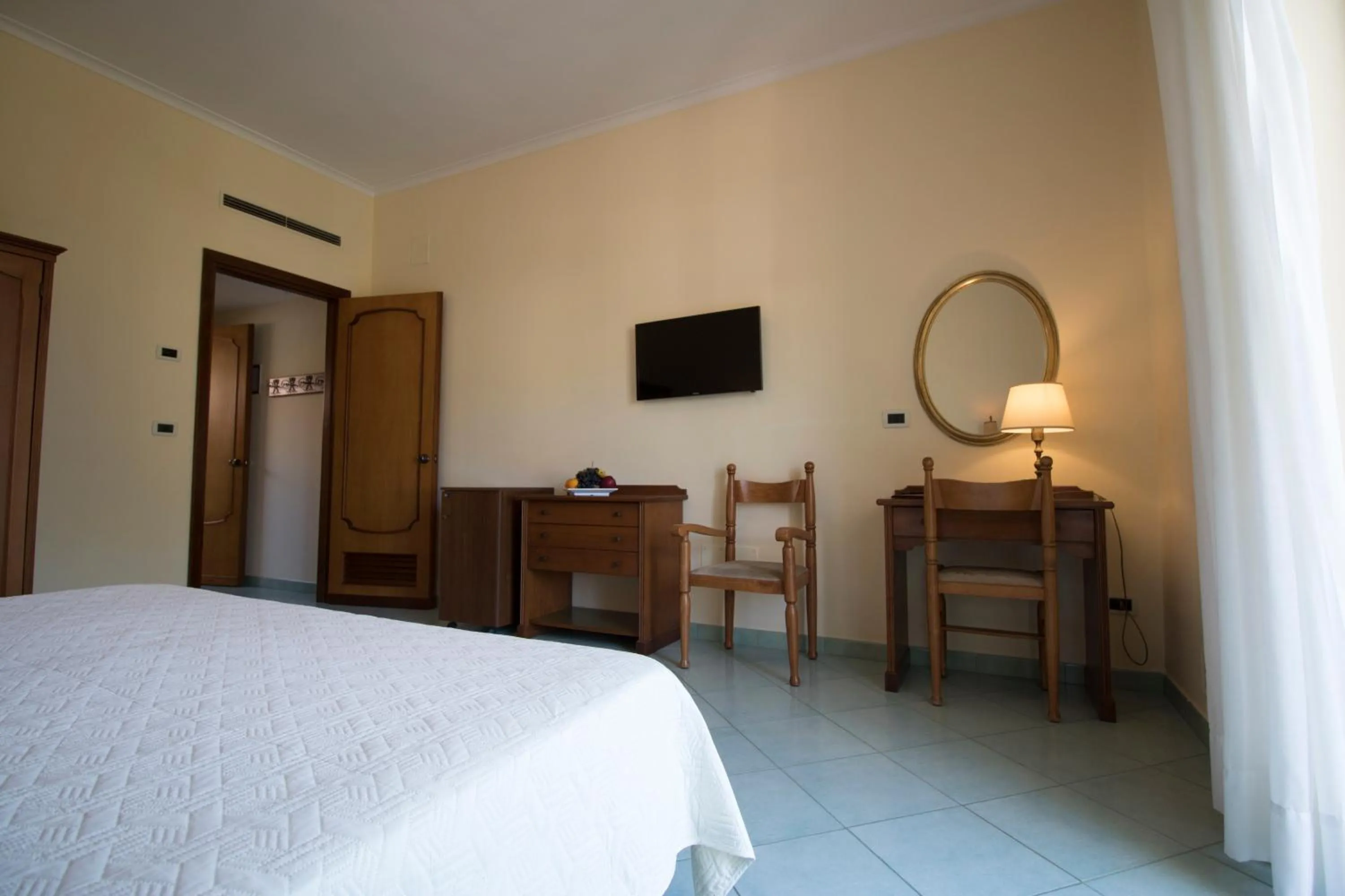 Photo of the whole room, Bed in Hotel Terme Alexander