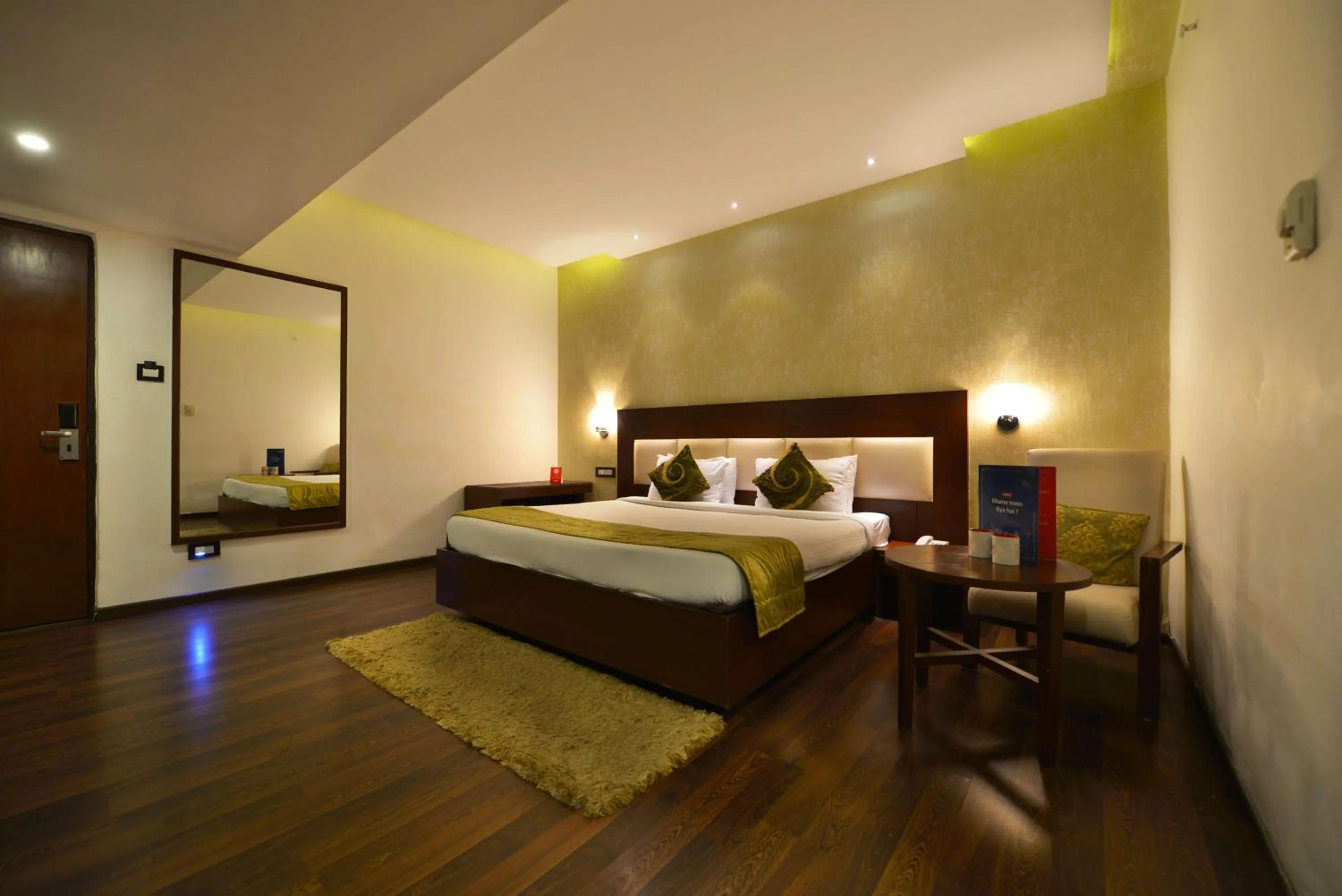 Bedroom, Bed in Hemaadri Grand