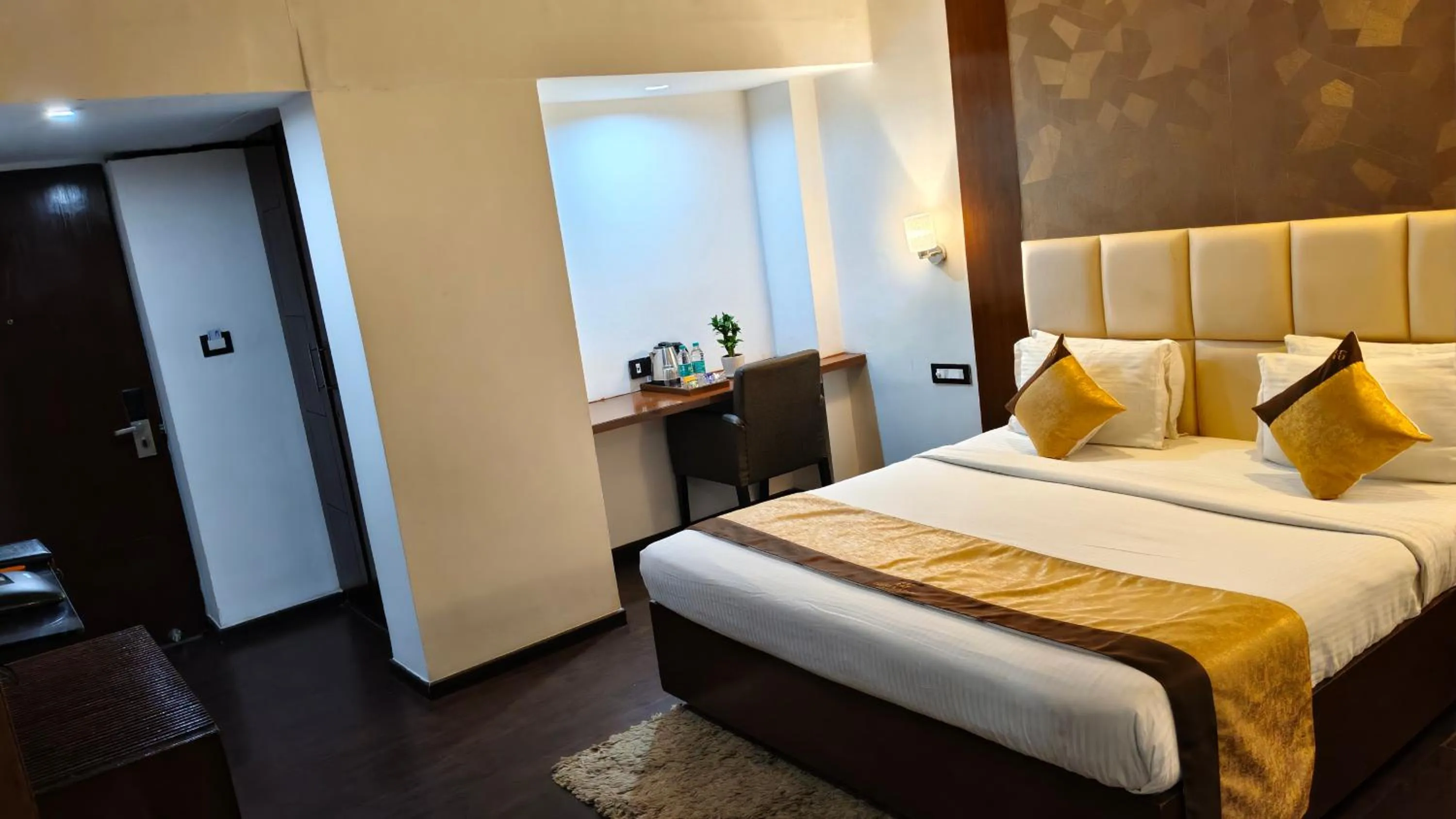 Bed in Hemaadri Grand