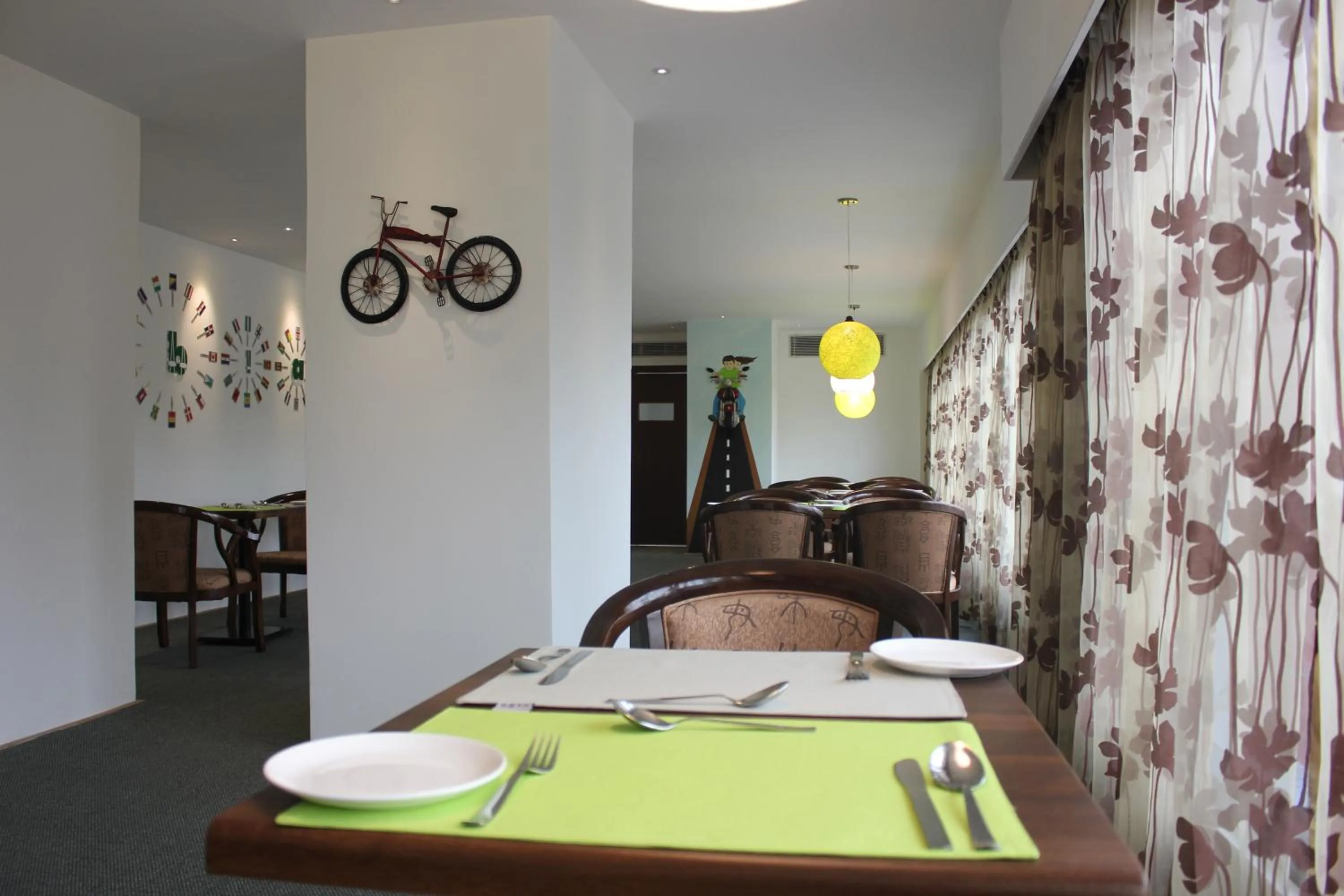 Restaurant/places to eat in Hemaadri Grand