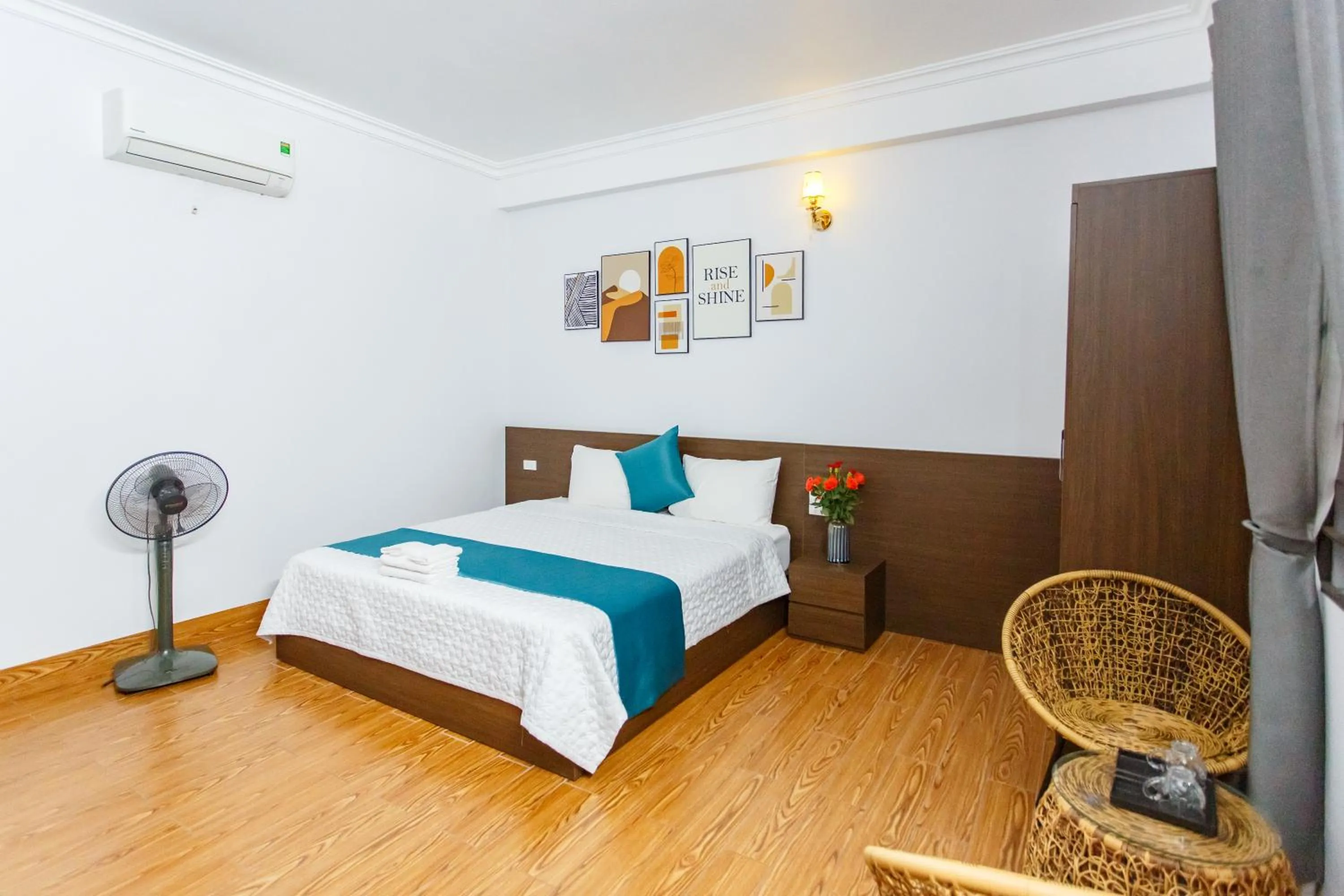 Bed in Blue Eyes Hotel