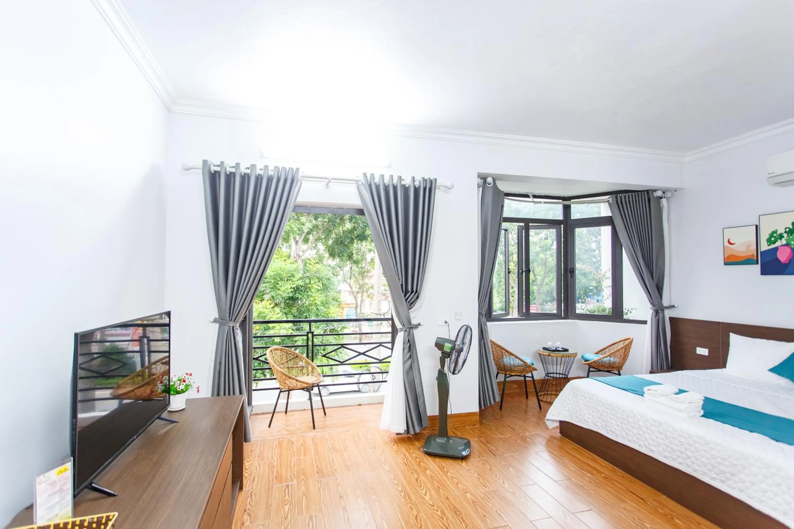 Bed in Blue Eyes Hotel