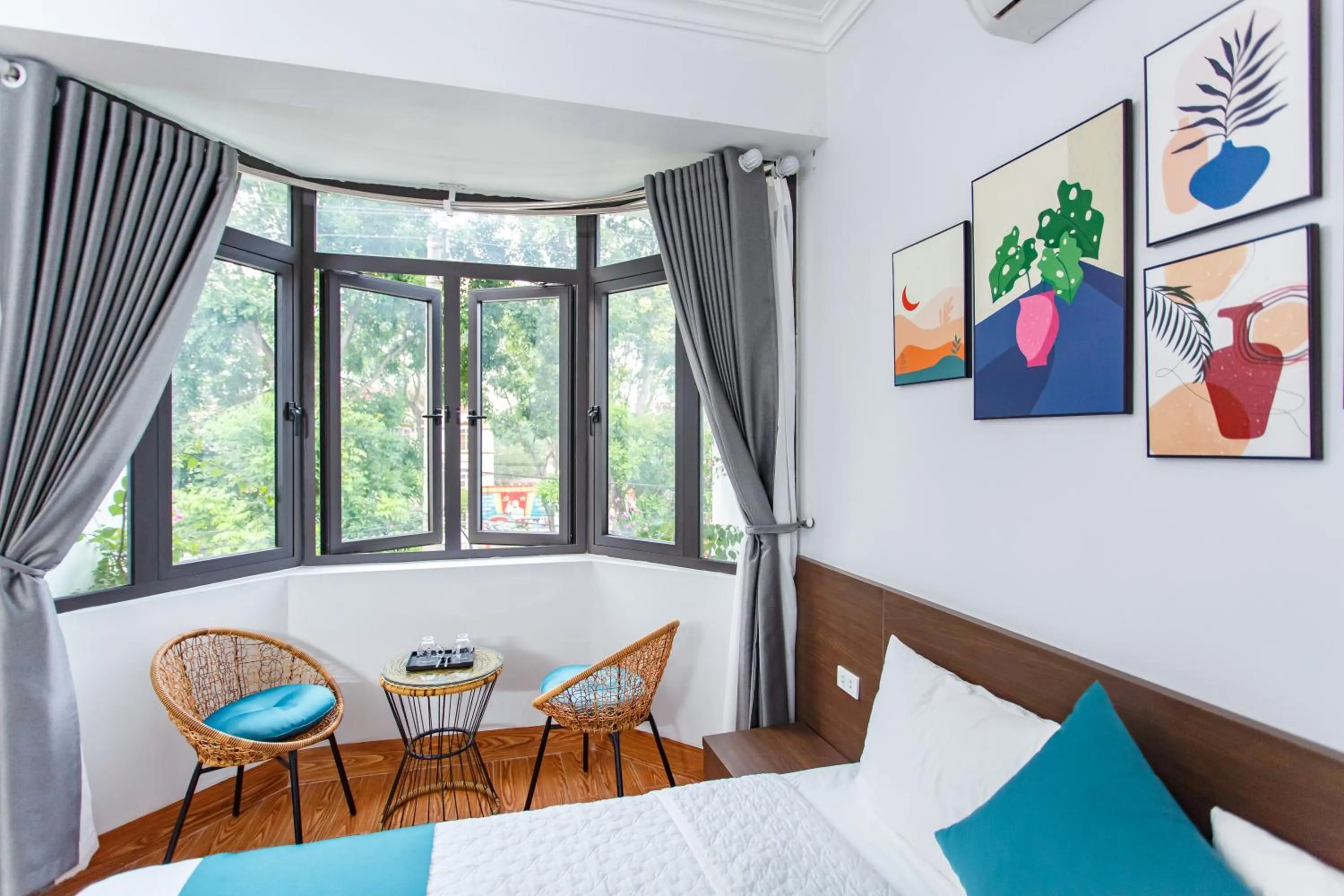 Bed in Blue Eyes Hotel