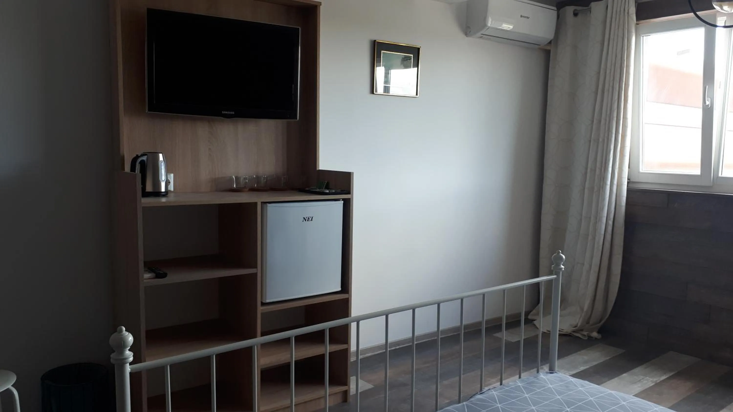 Bed in Motel Traffic