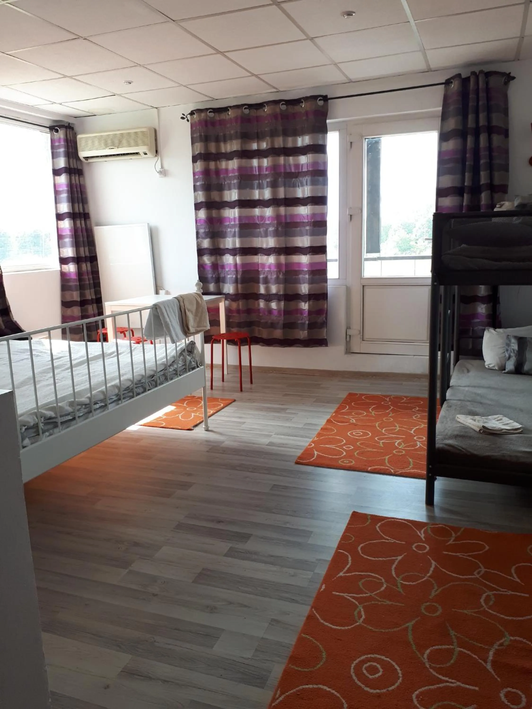 Bed in Motel Traffic