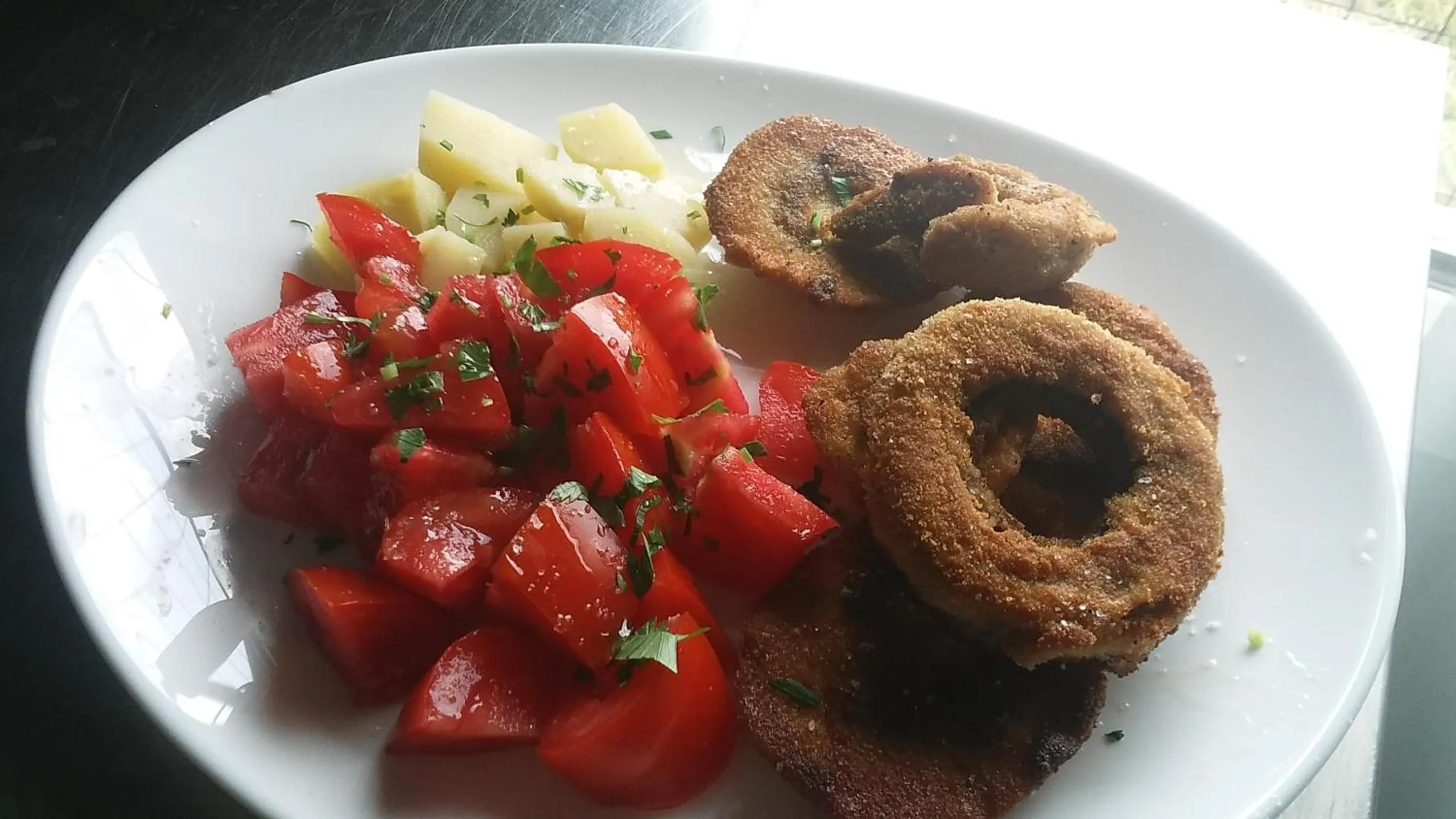 Food close-up in Motel Traffic