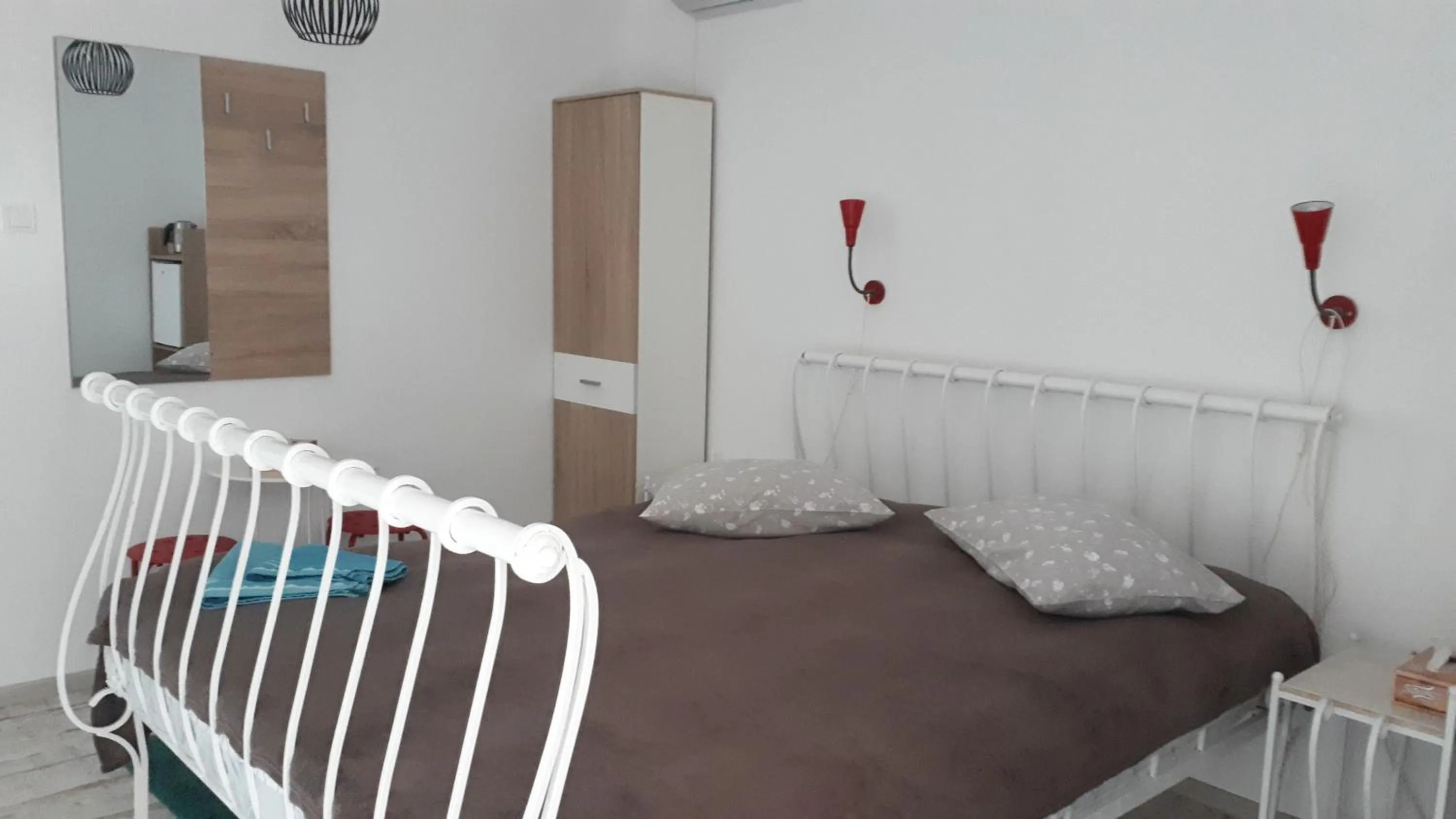 Bed in Motel Traffic