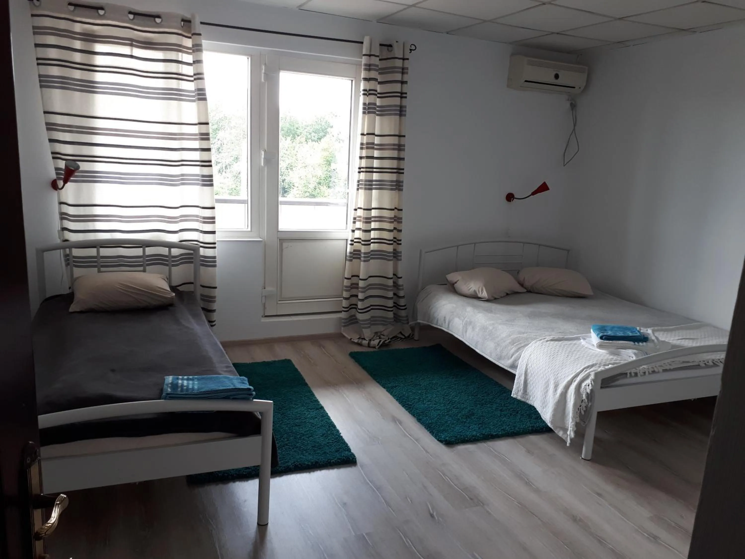 Bed in Motel Traffic