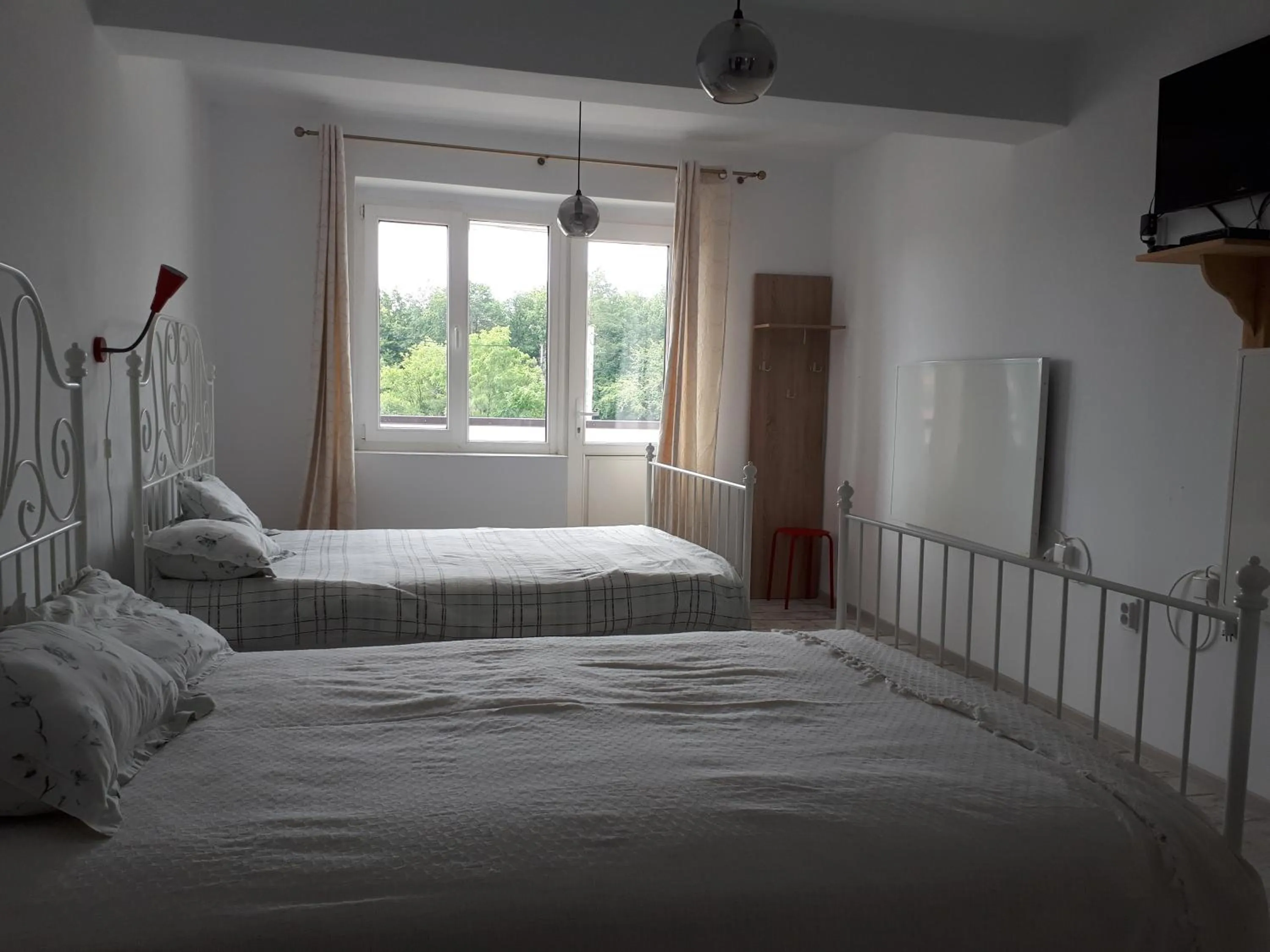 Bed in Motel Traffic