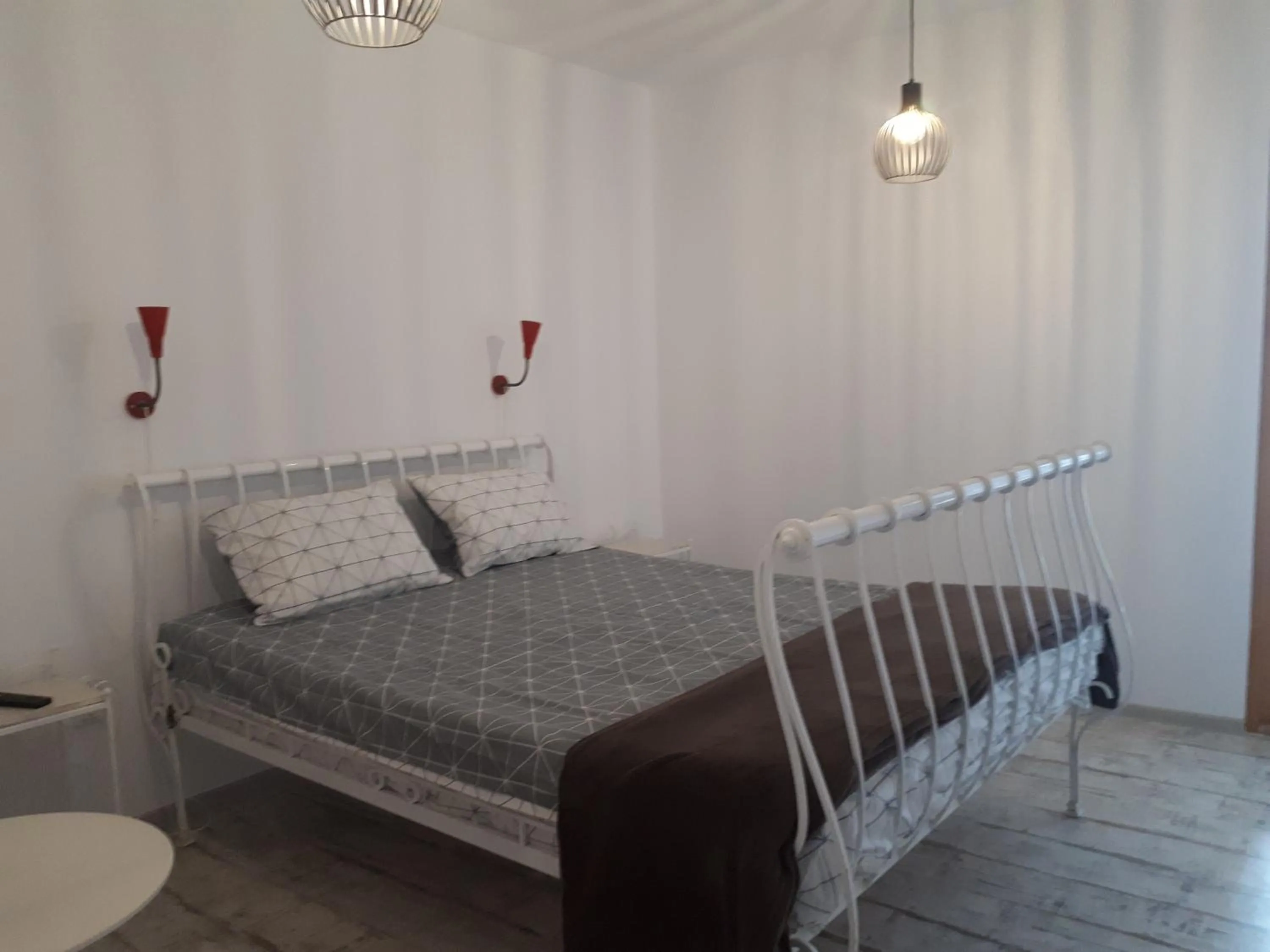 Bed in Motel Traffic