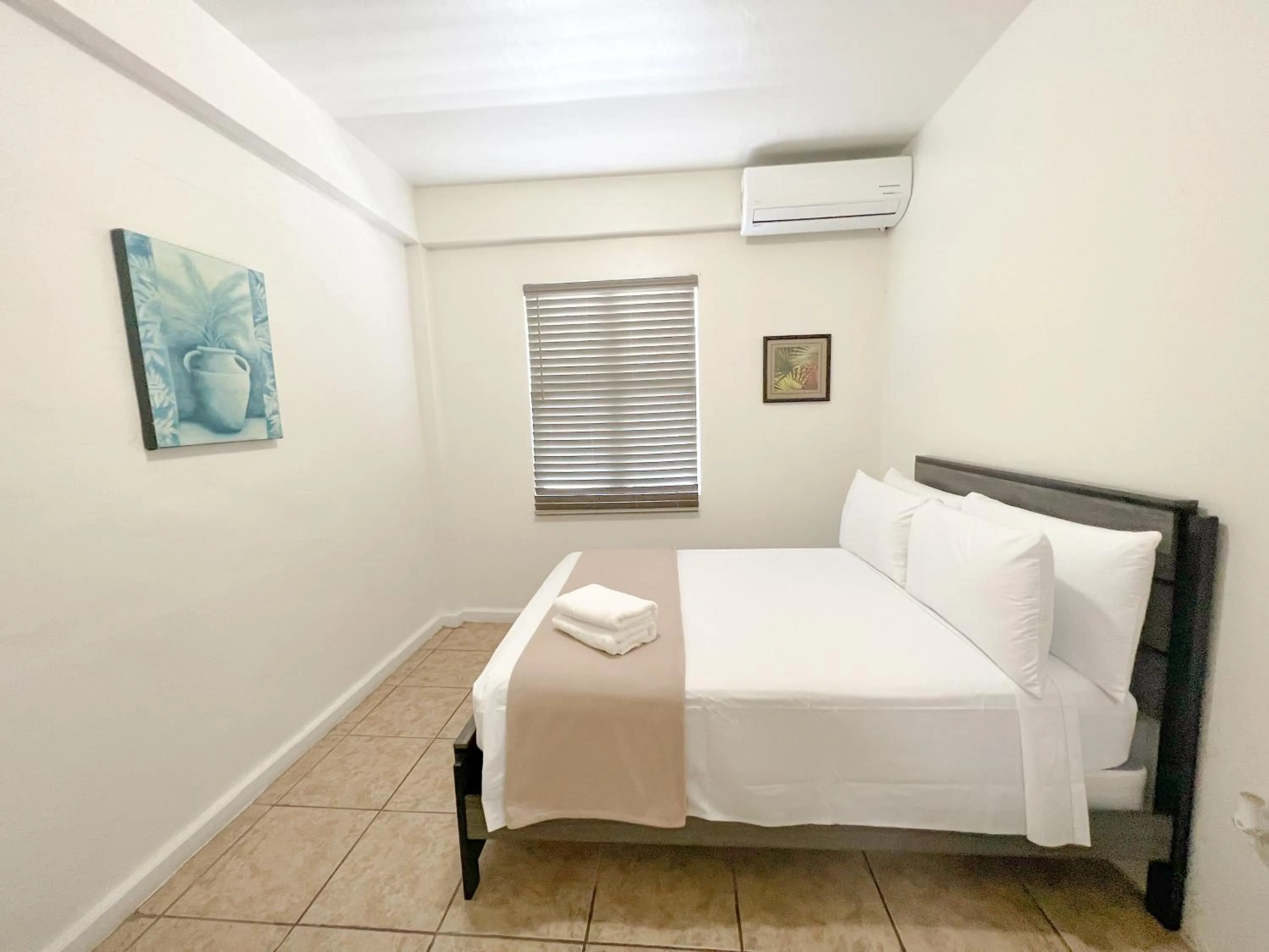 Bed in West Coast Inn's