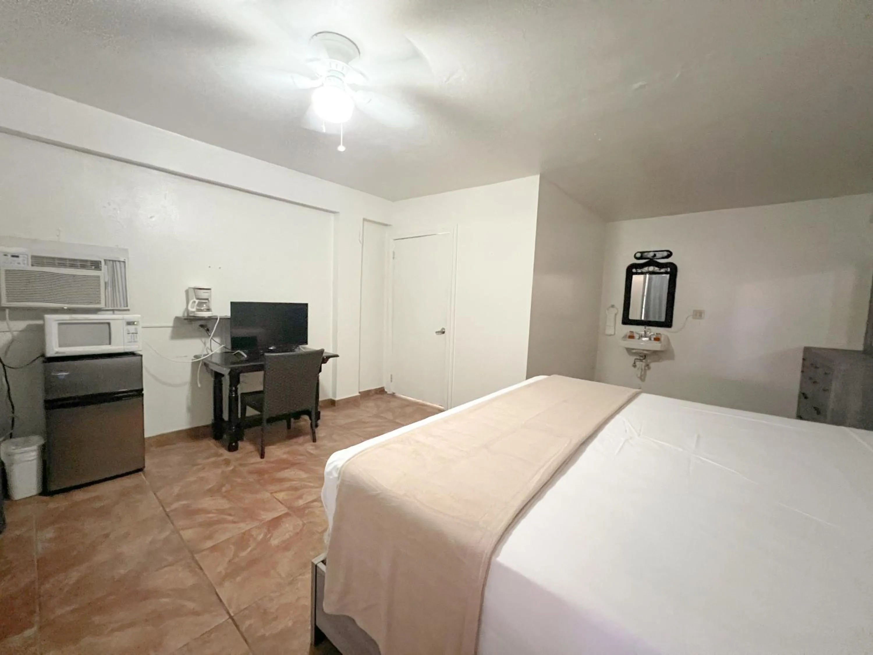 Bed in West Coast Inn's