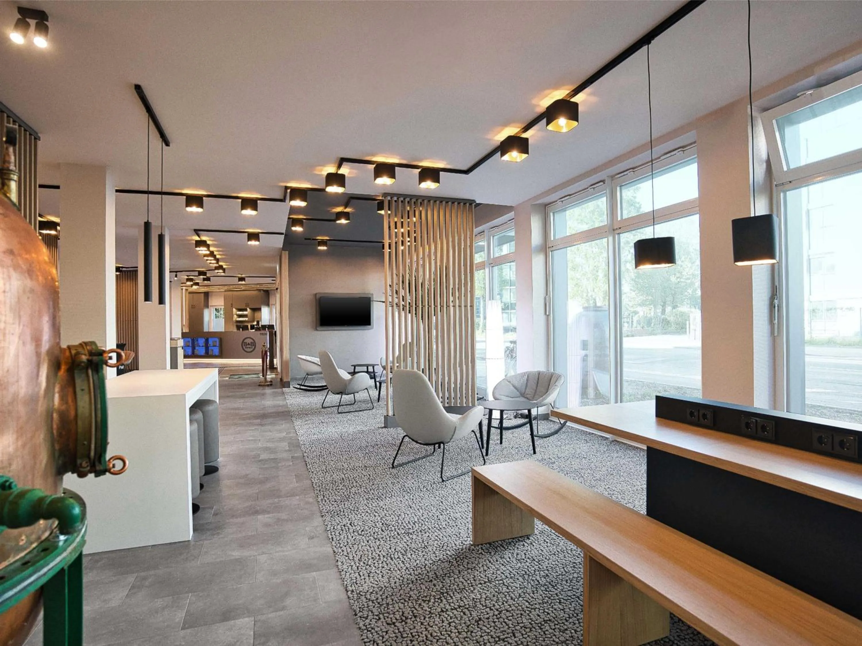 Lobby or reception in B&B Hotel Köln-City