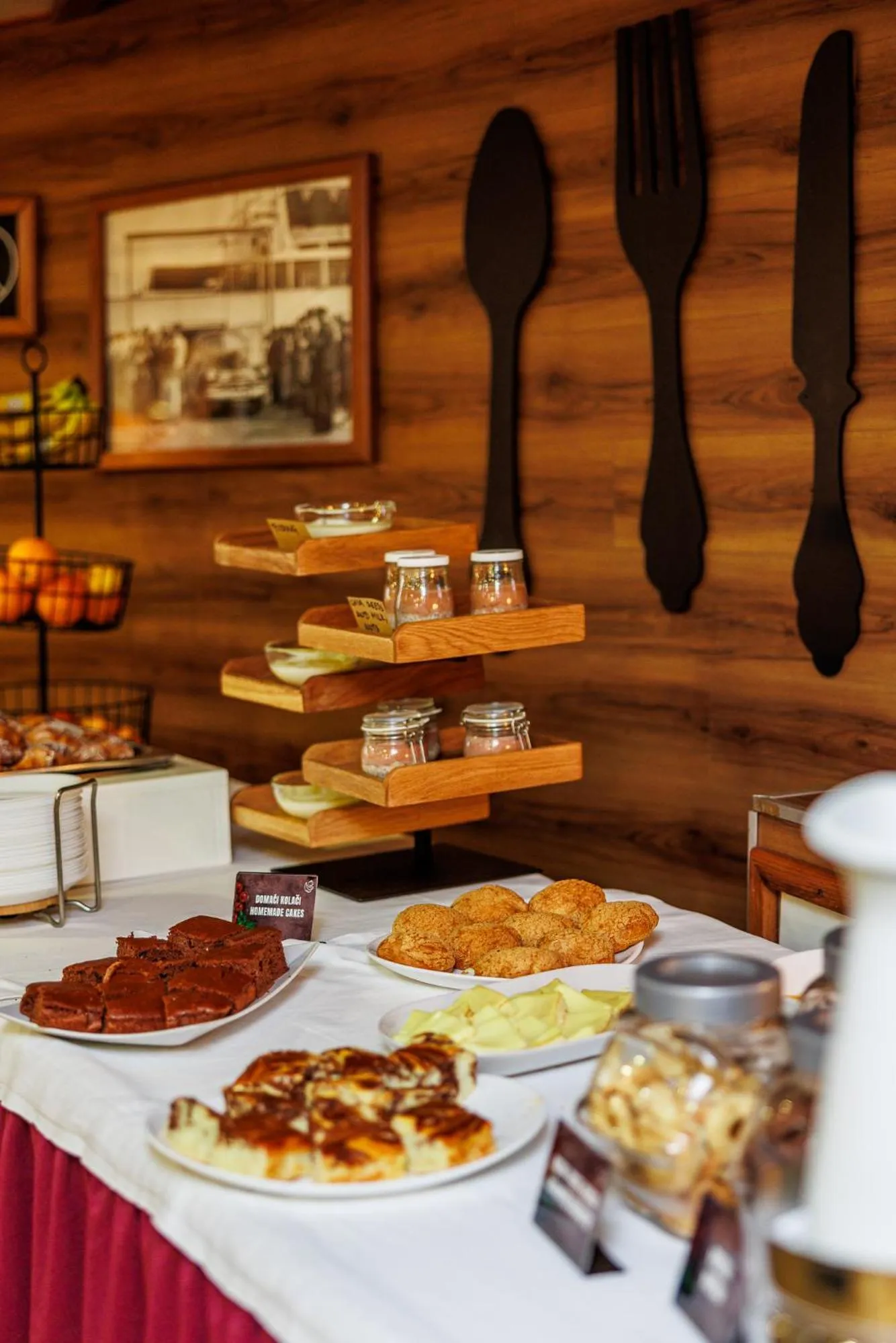 Food and drinks in Botel Marina