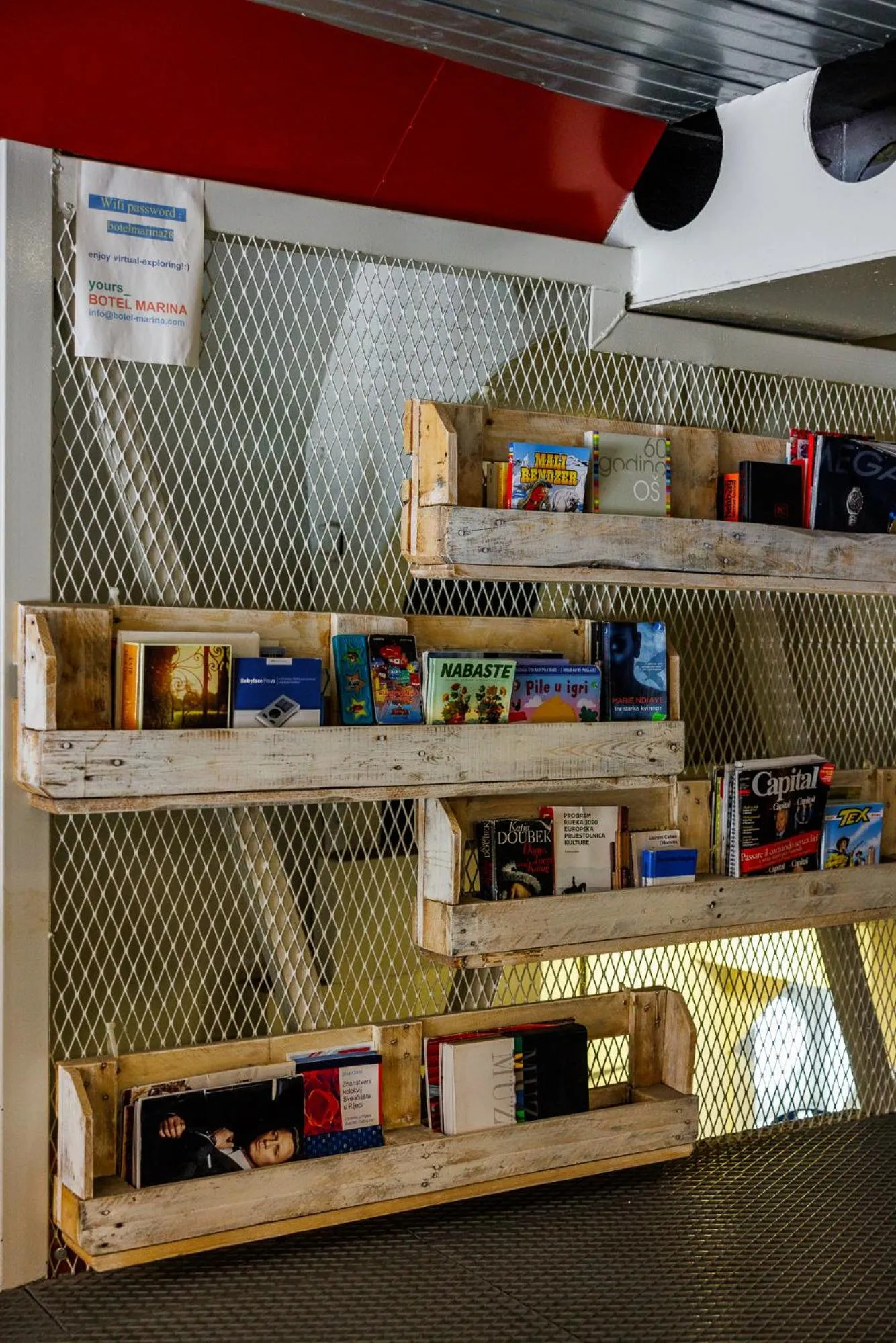 Decorative detail in Botel Marina