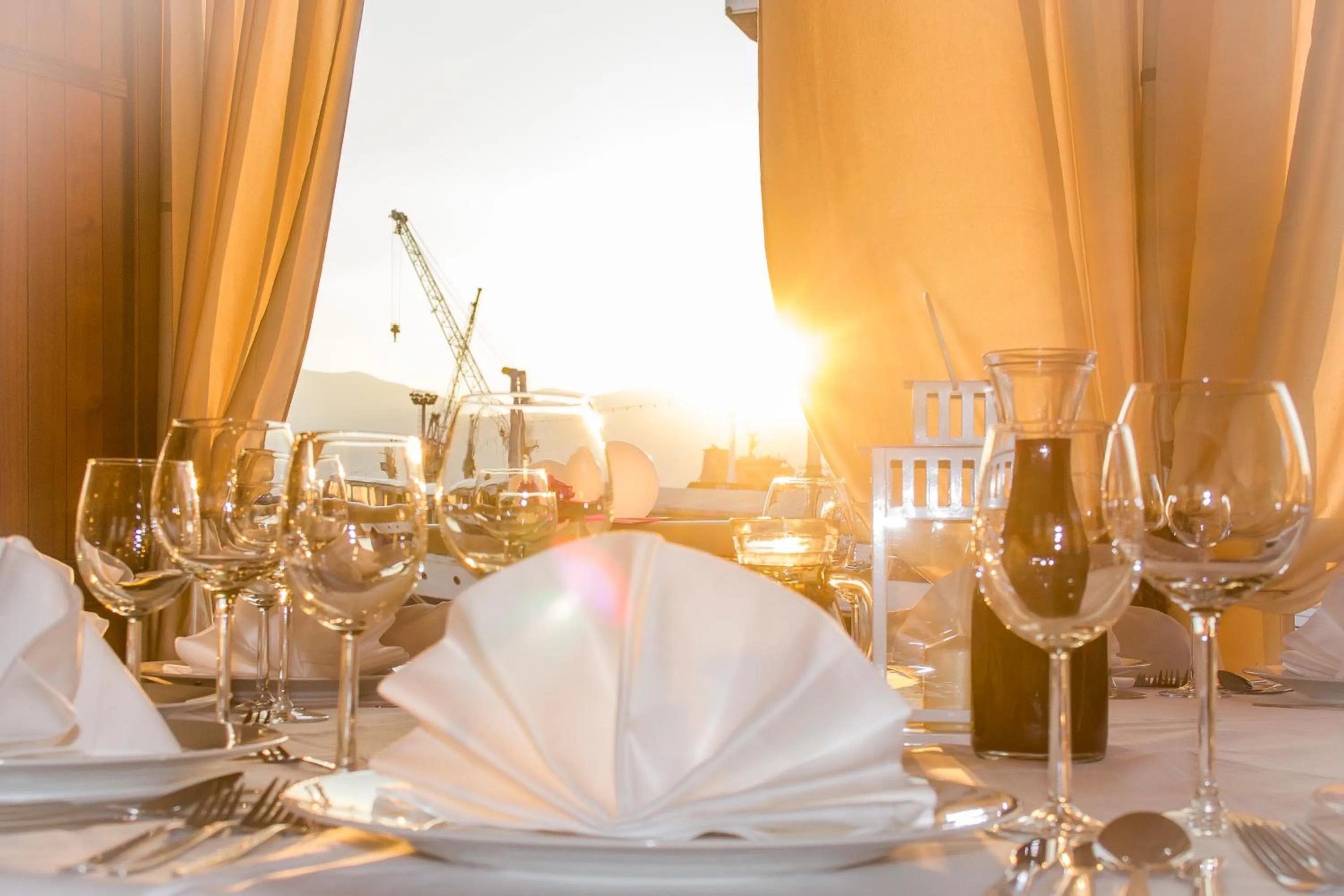 Business facilities in Botel Marina