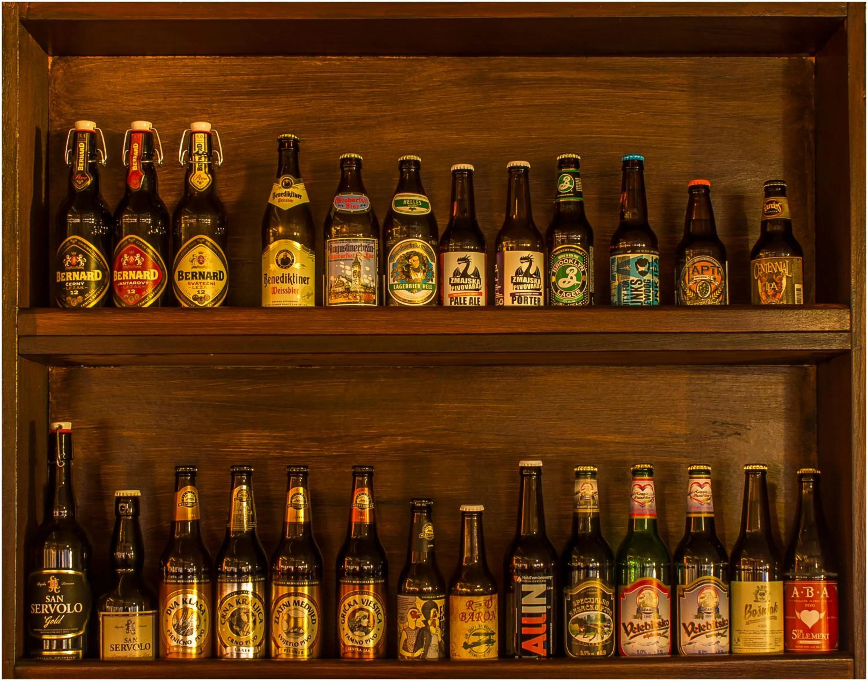 Lounge or bar in Botel Marina