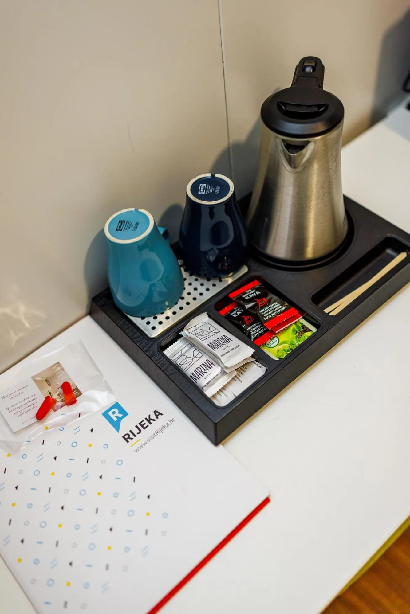 Coffee/tea facilities in Botel Marina