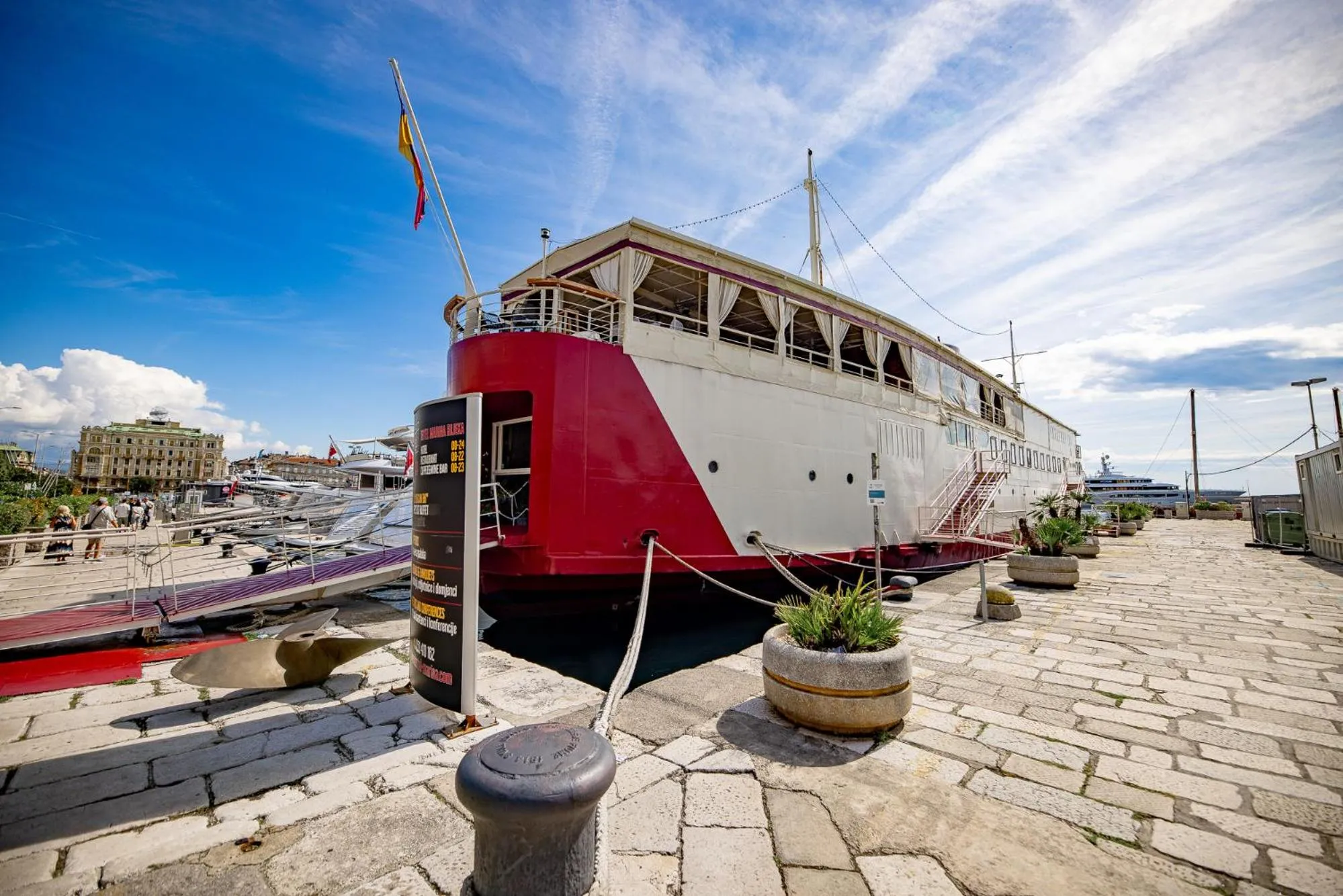 Property building in Botel Marina