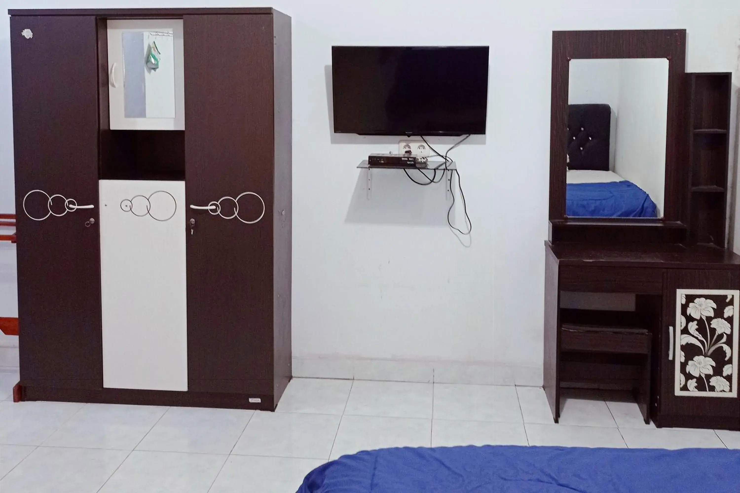 Twin Room in RedDoorz Syariah @ Wisma Soponyono Twin Room in RedDoorz Syariah @ Wisma Soponyono