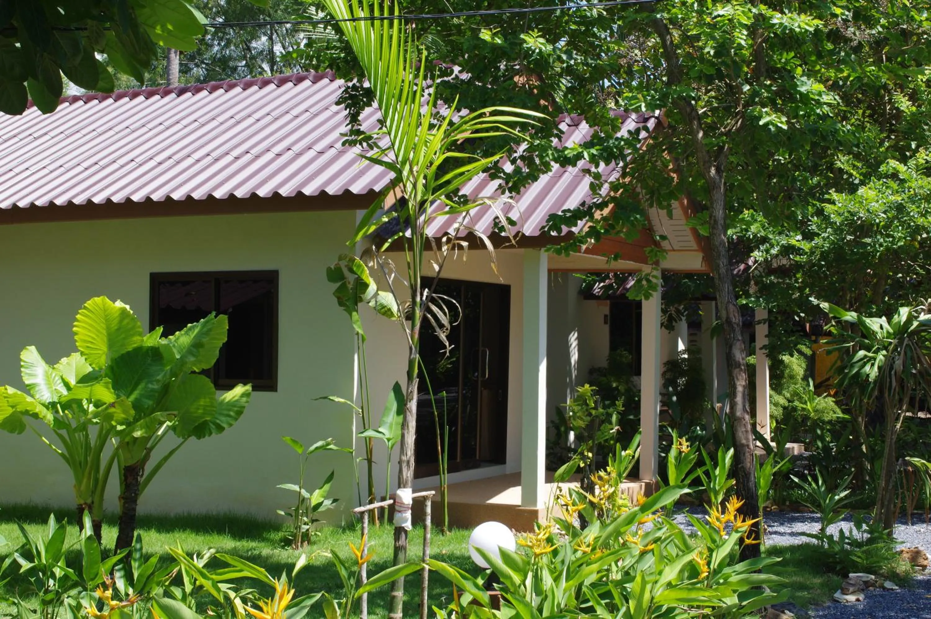 Property building in Thai House Beach Resort
