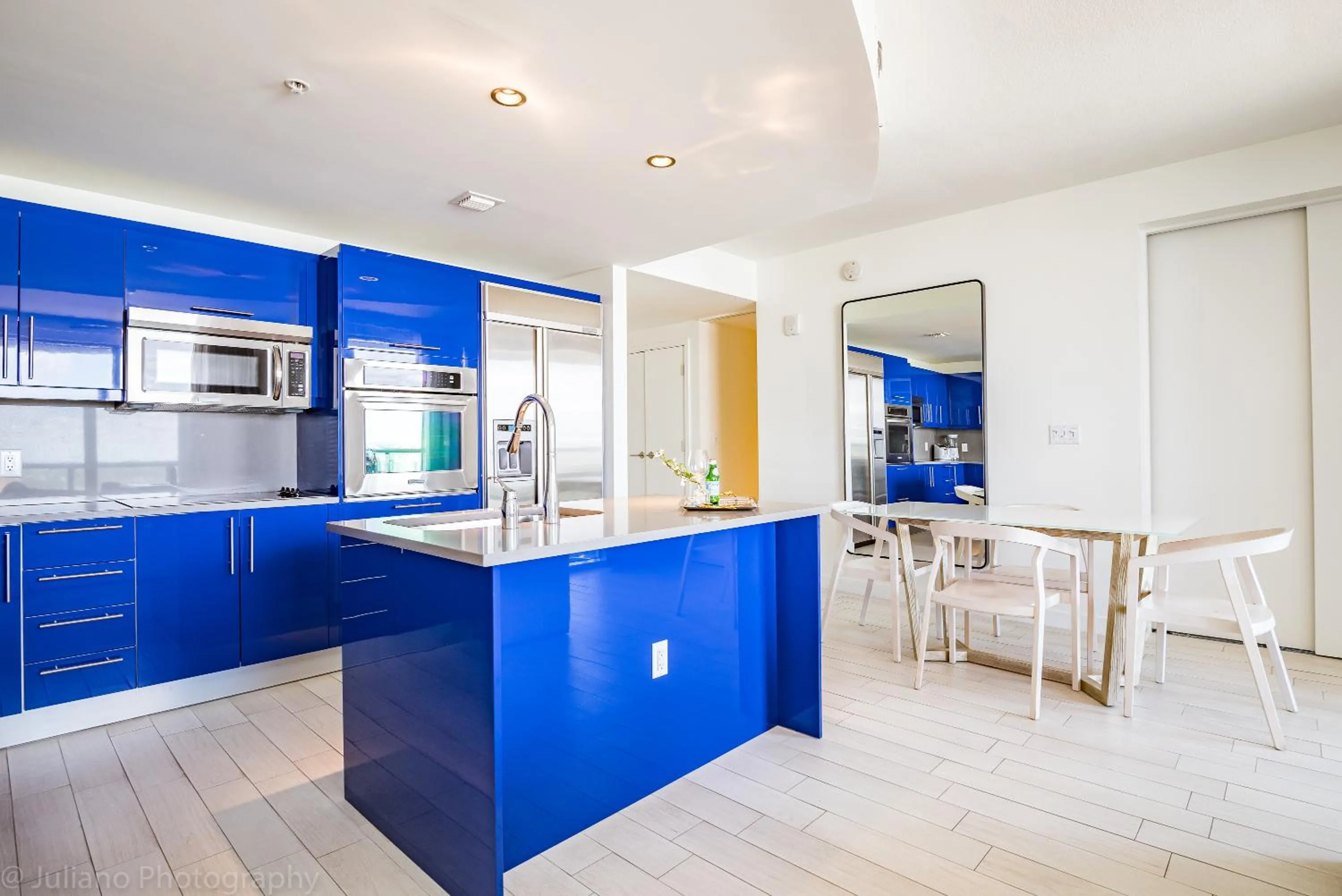 Kitchen or kitchenette in W Residences Fort Lauderdale Luxury Suites Across from Fort Lauderdale Beach