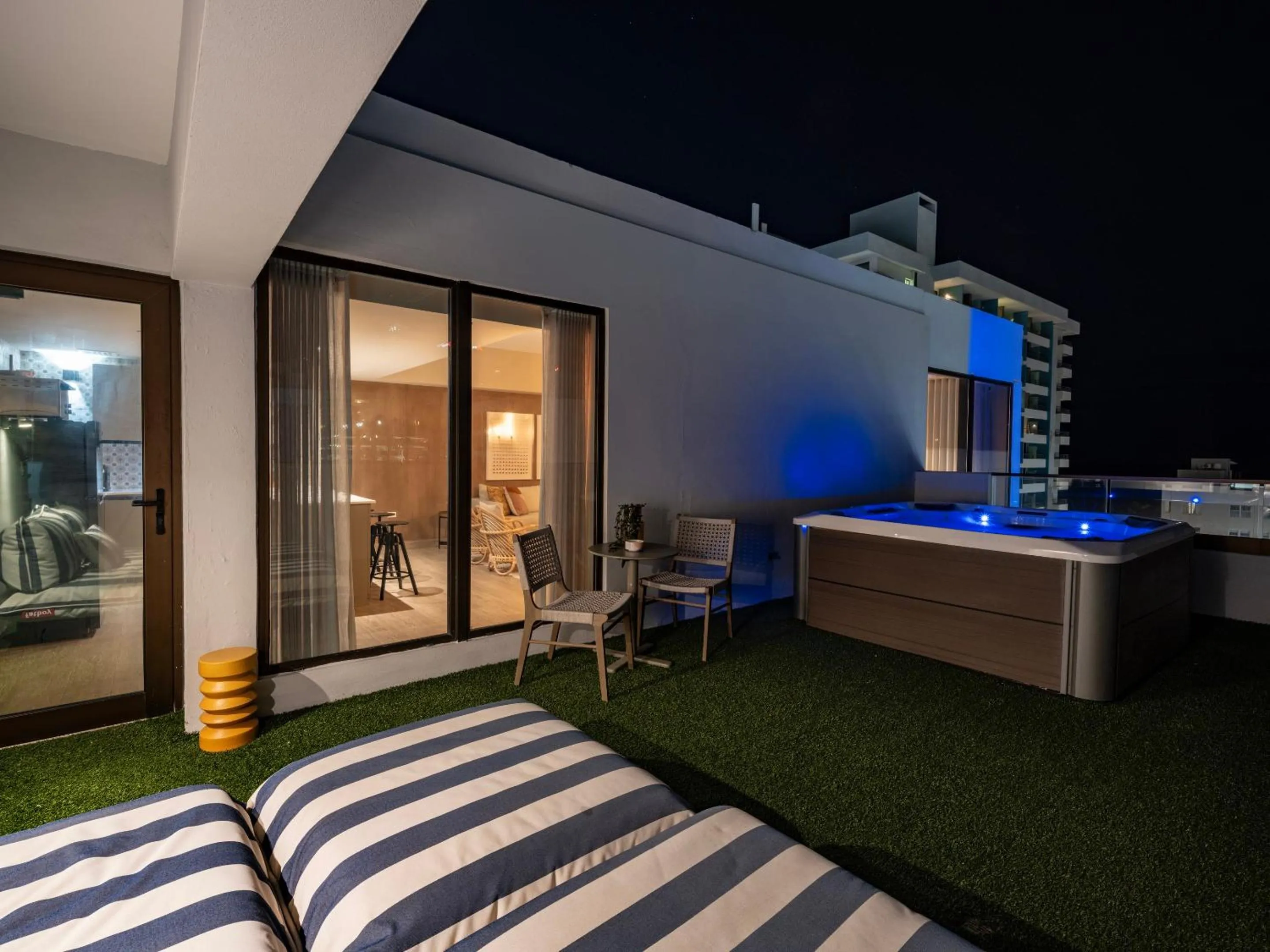 Night, Bed in HiBird- Apartment and Suites Hotel