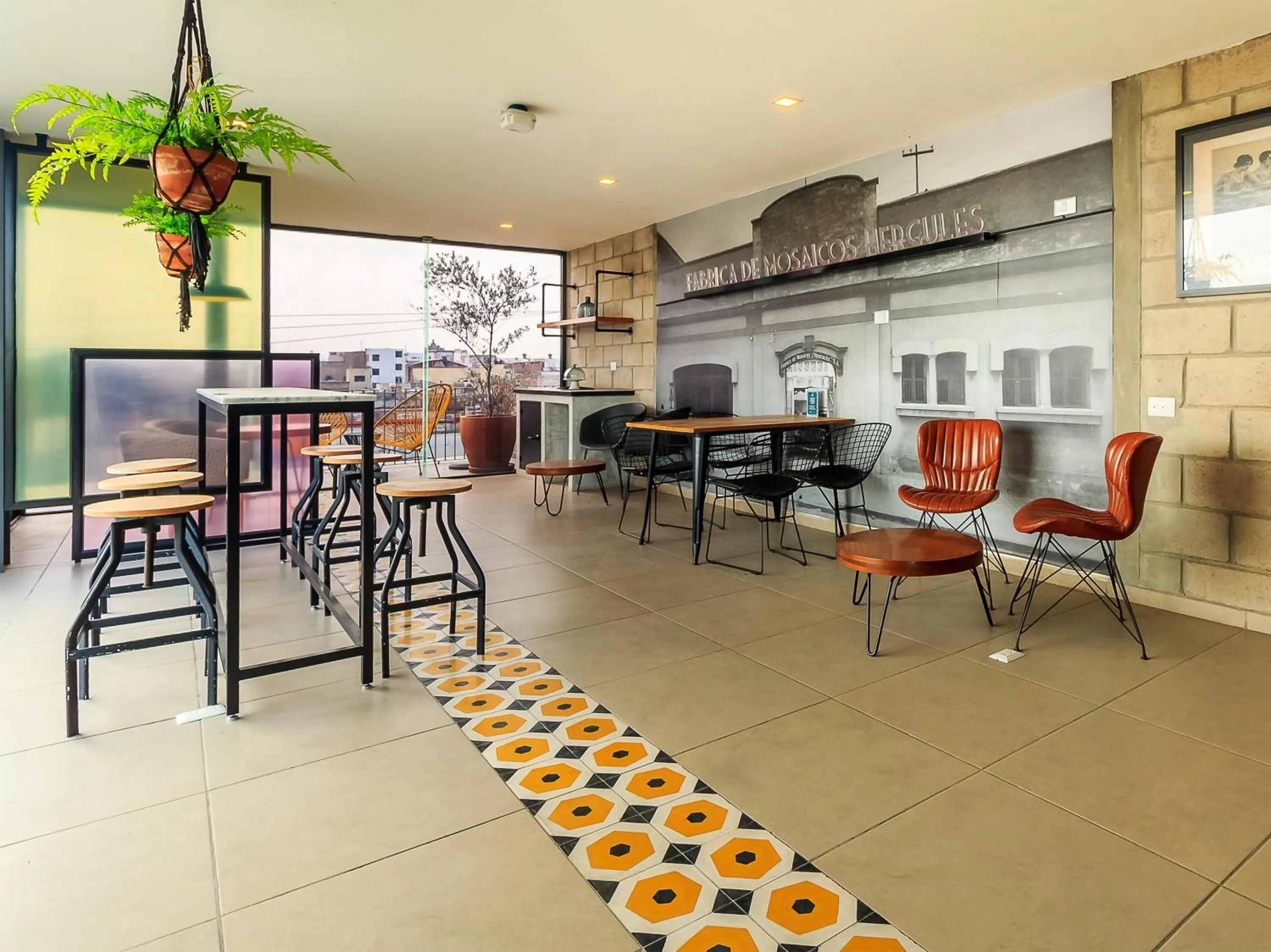 Seating area in Tribu Centro Histórico