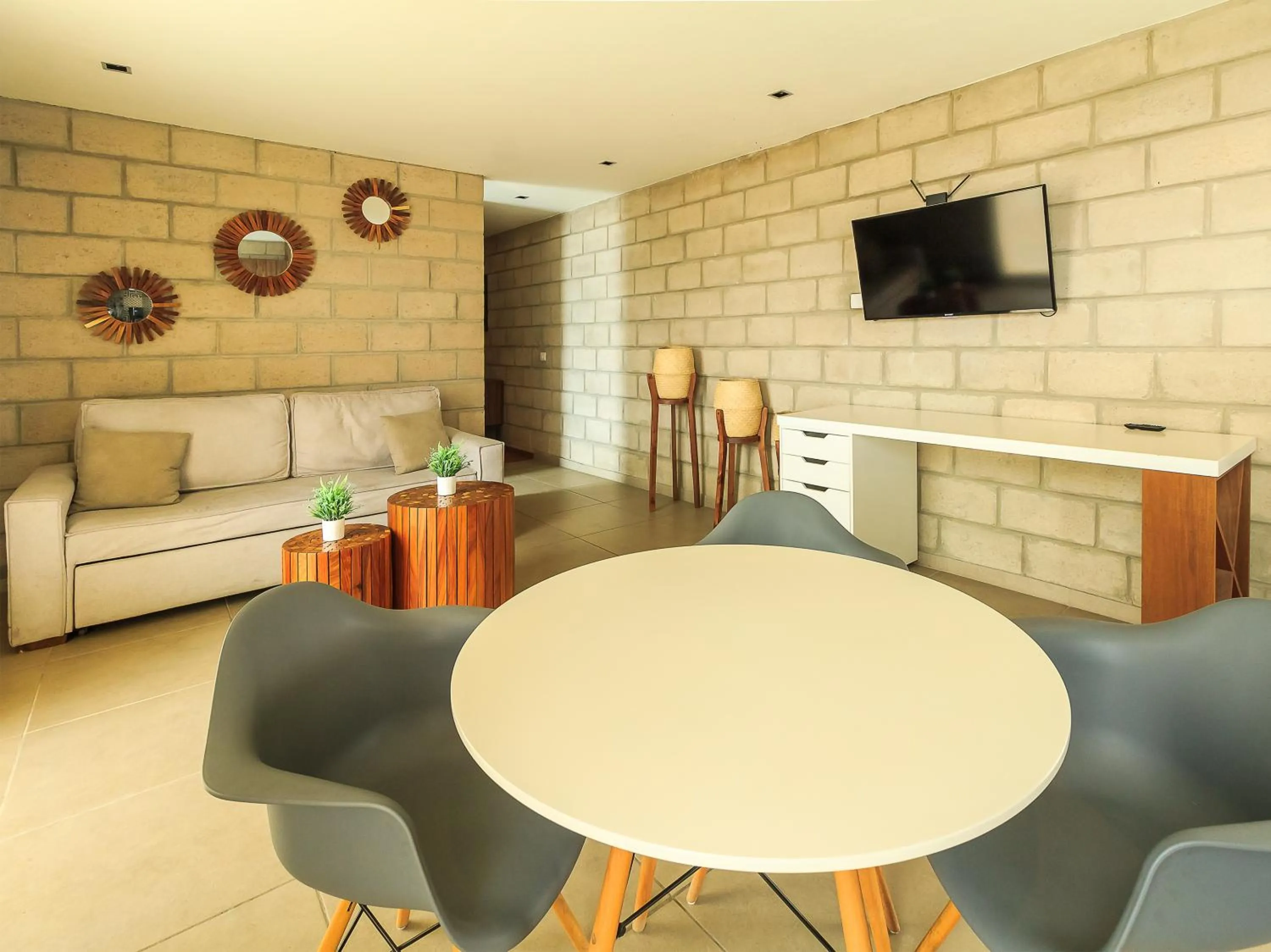 Communal lounge/ TV room in Tribu Centro Histórico