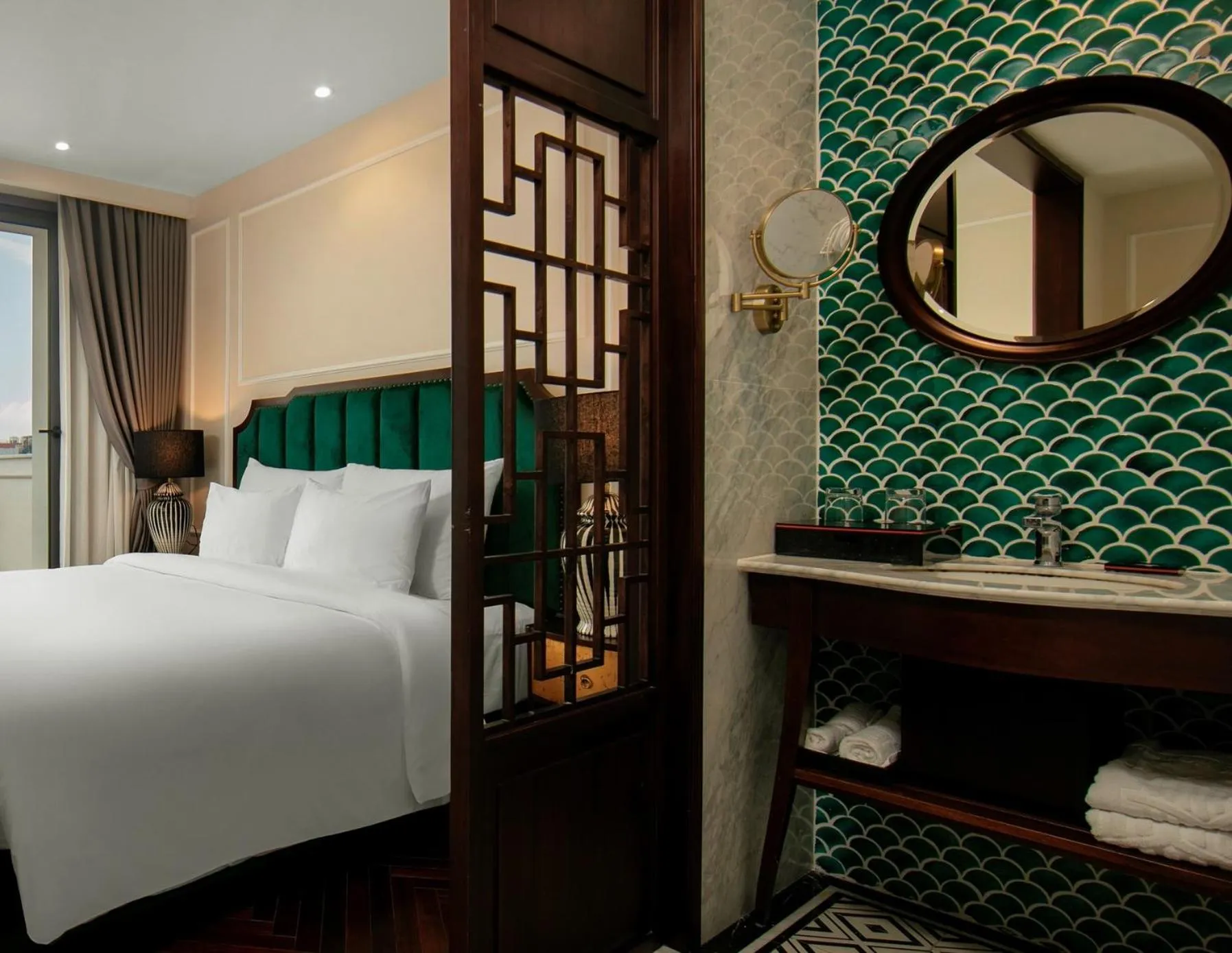 Bedroom, Bed in LeaH Silk Hotel