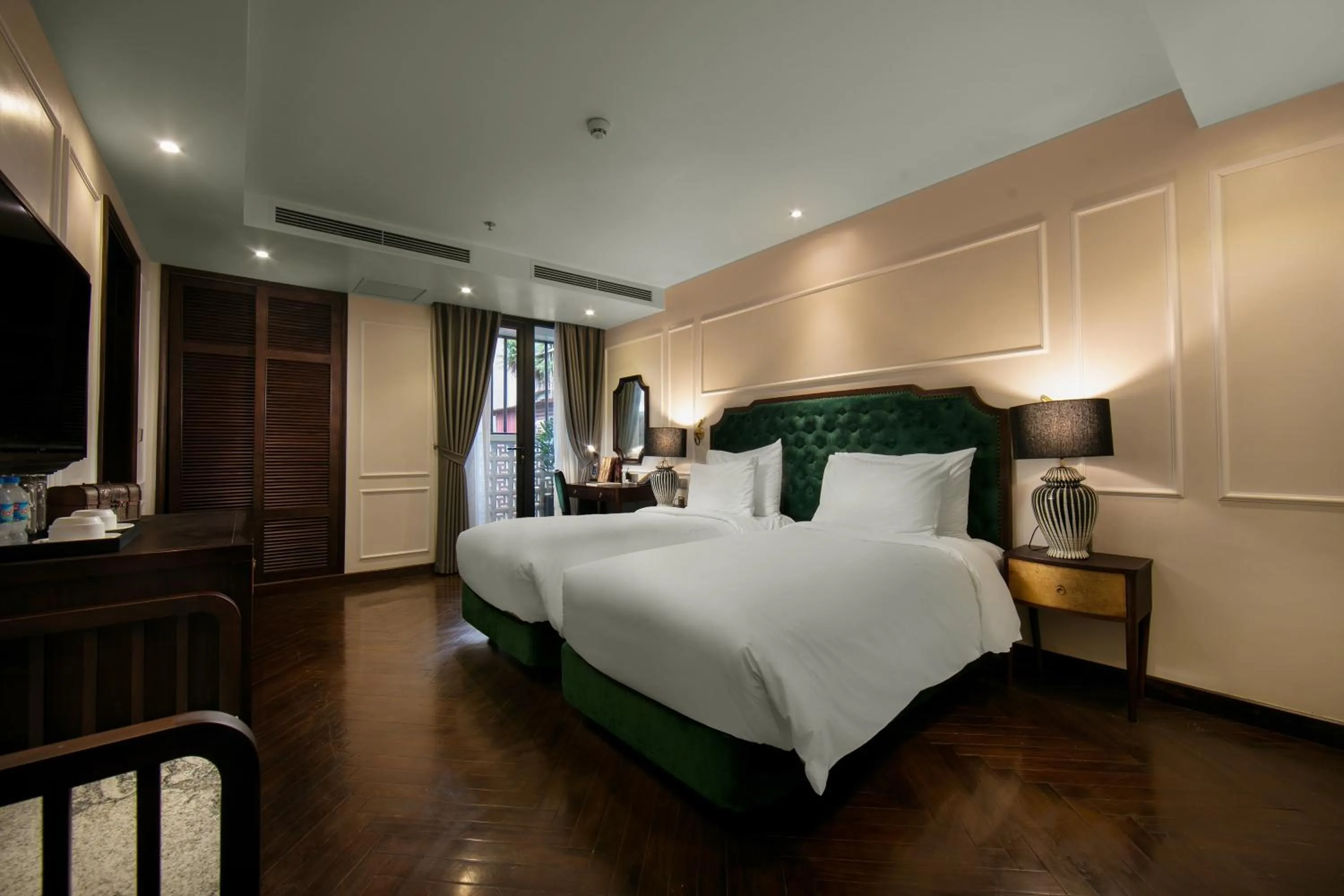 Bedroom, Bed in LeaH Silk Hotel