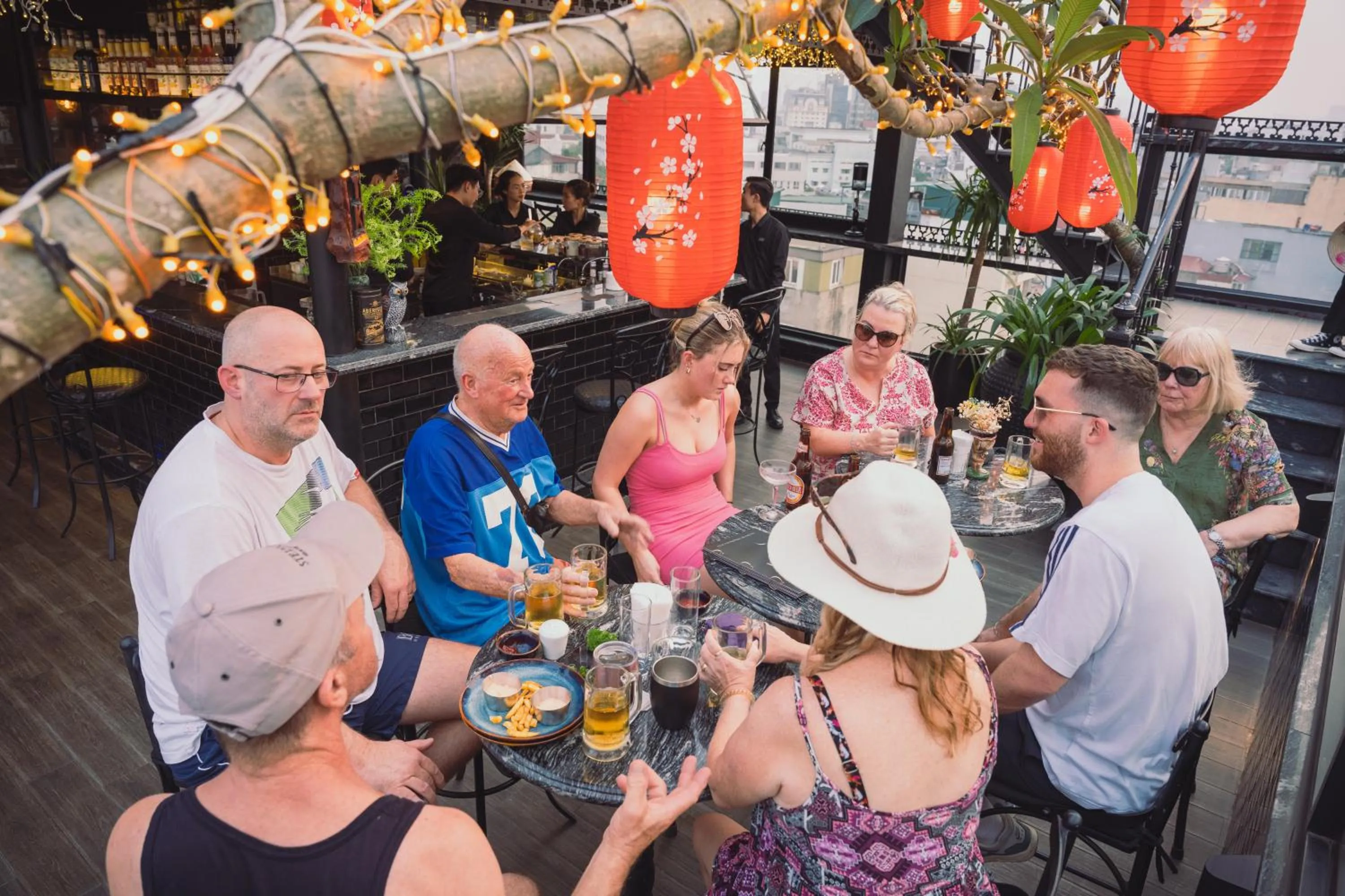 Restaurant/places to eat in LeaH Silk Hotel