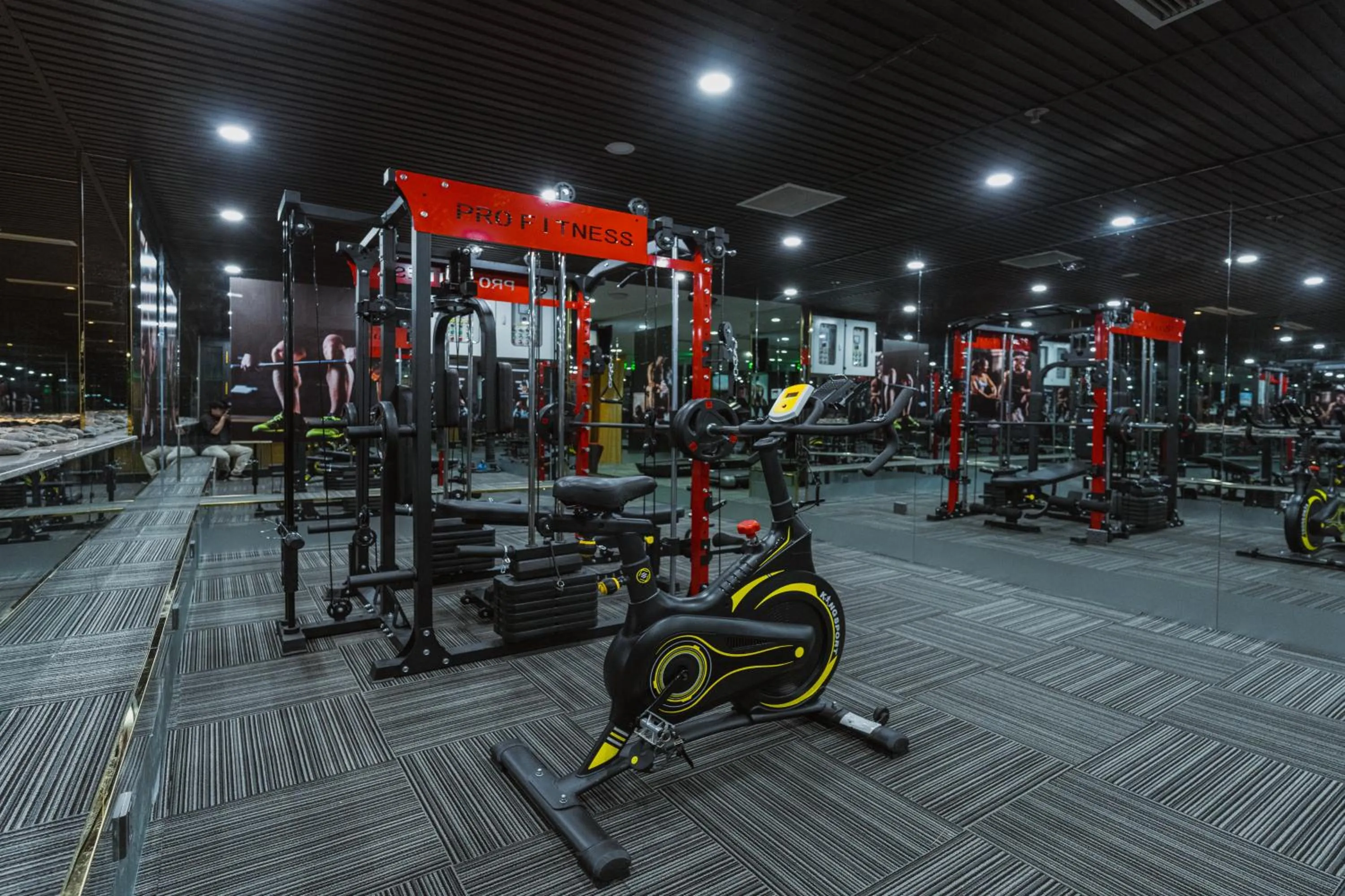 Fitness centre/facilities in LeaH Silk Hotel