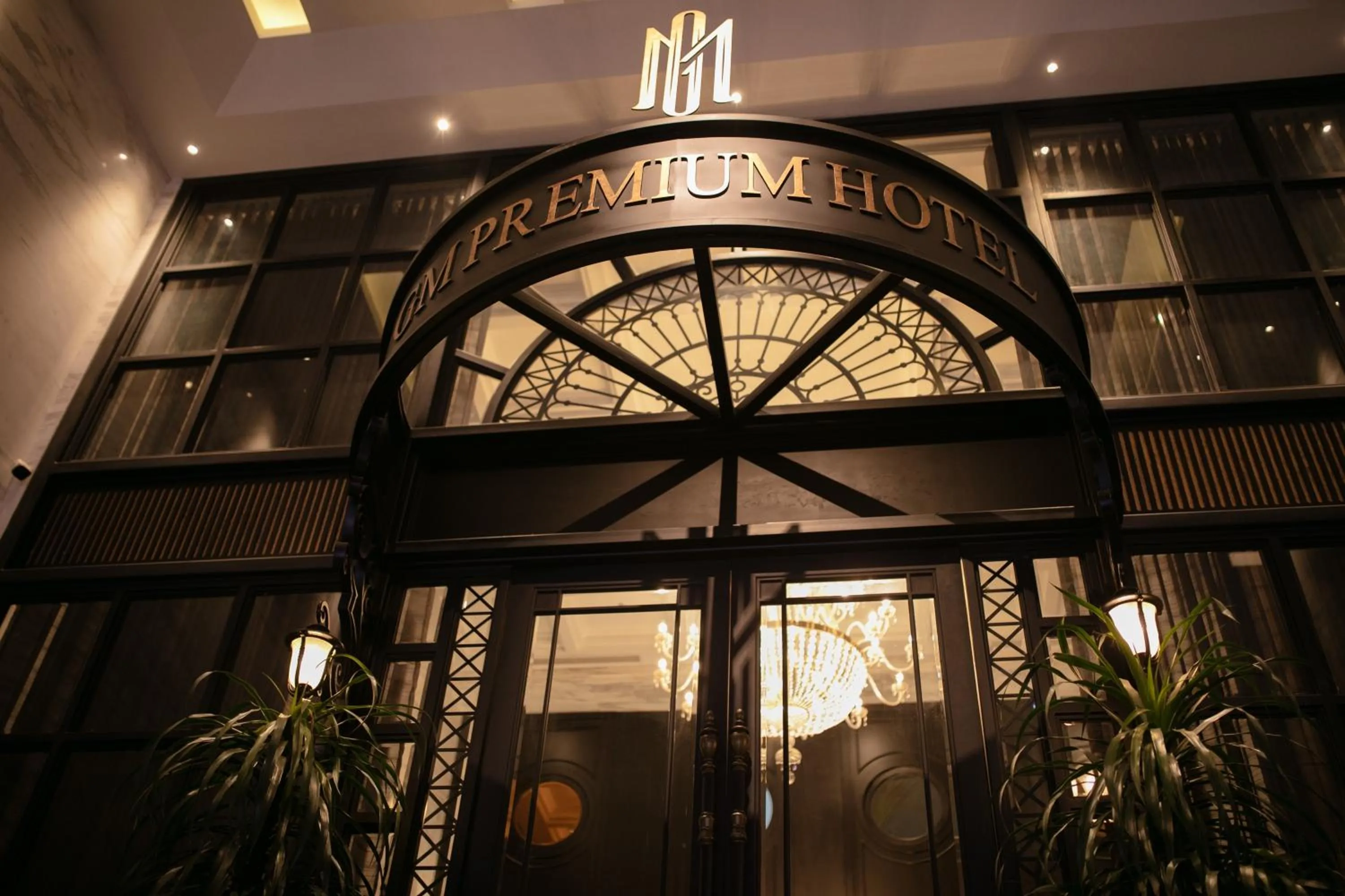 Facade/entrance in LeaH Silk Hotel