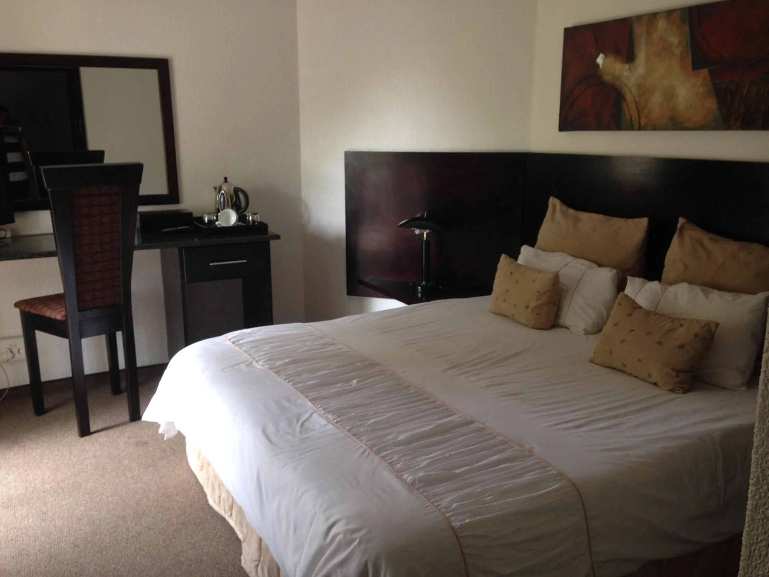 Photo of the whole room, Bed in The Waterfront Country Lodge