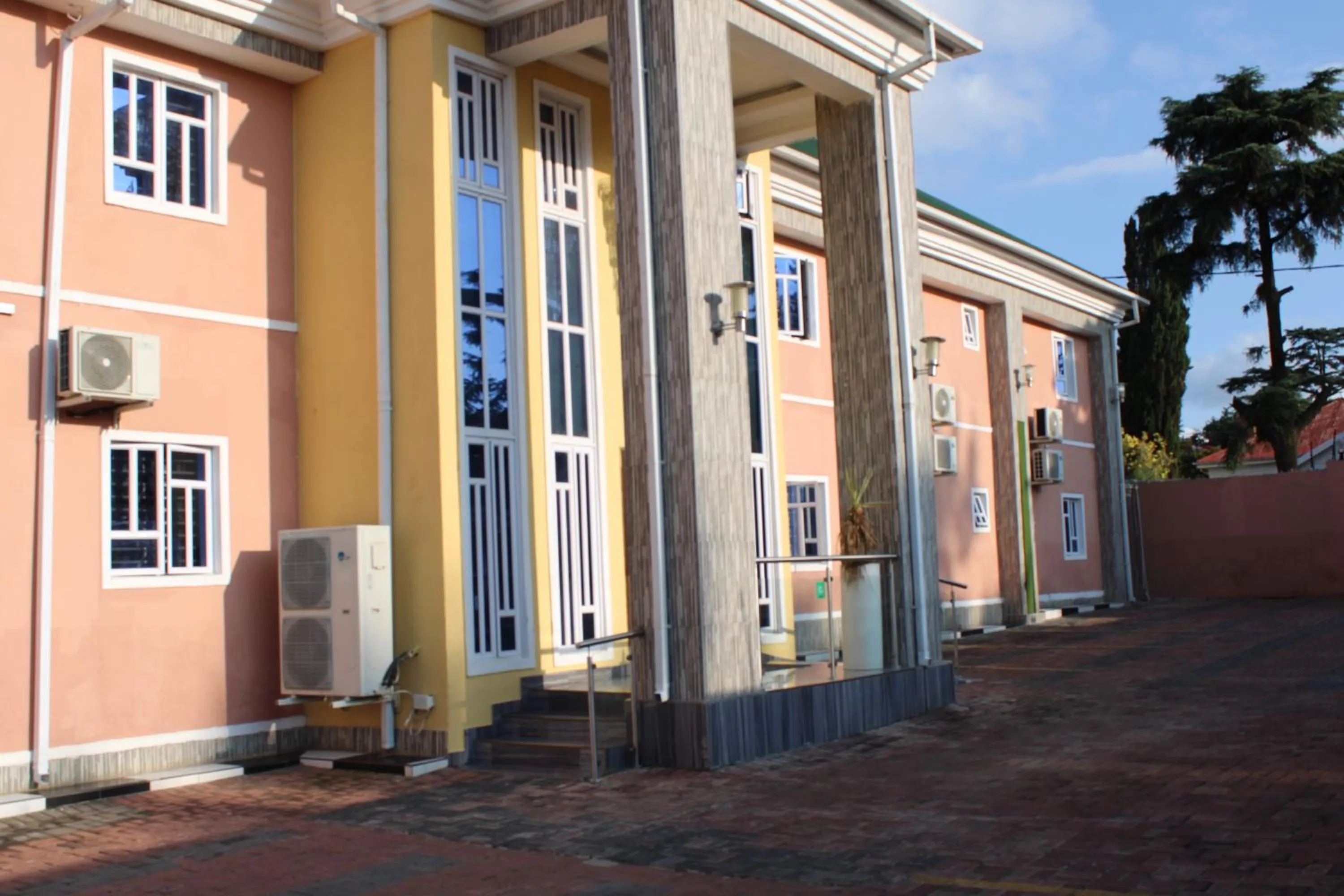 Property building in Gold Crown International Hotel Johannesburg