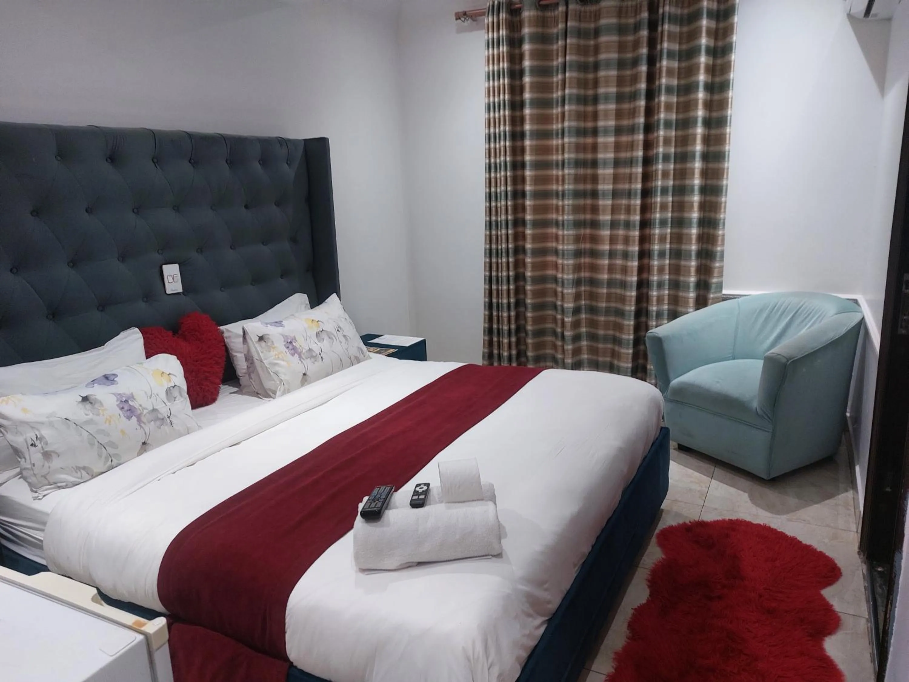 Bed in Gold Crown International Hotel Johannesburg