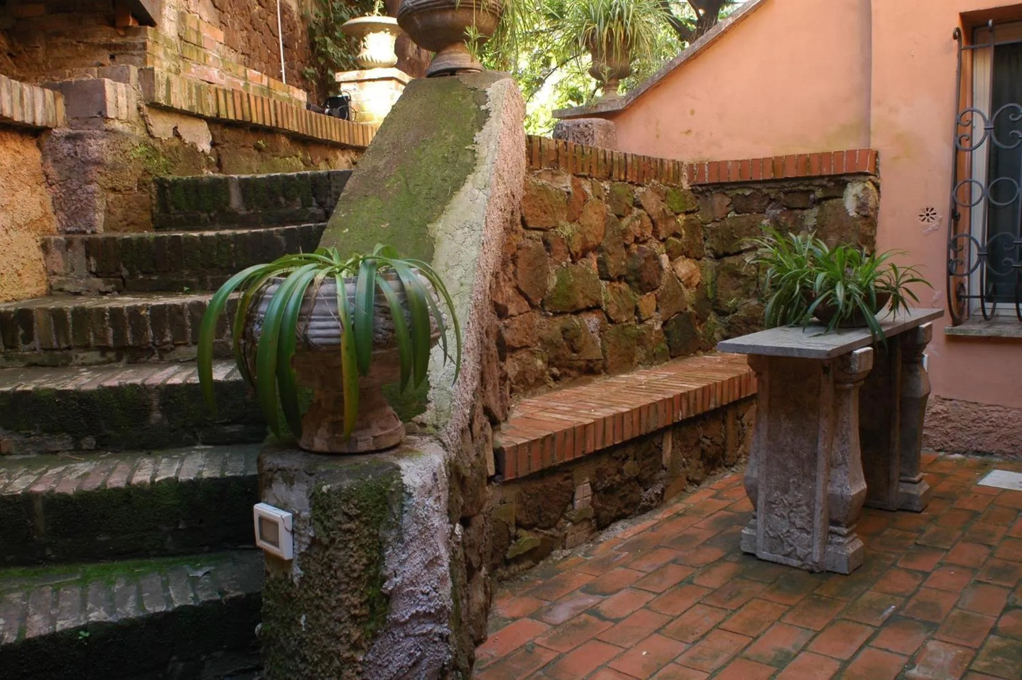 Garden view in Villino Corbelli B&B